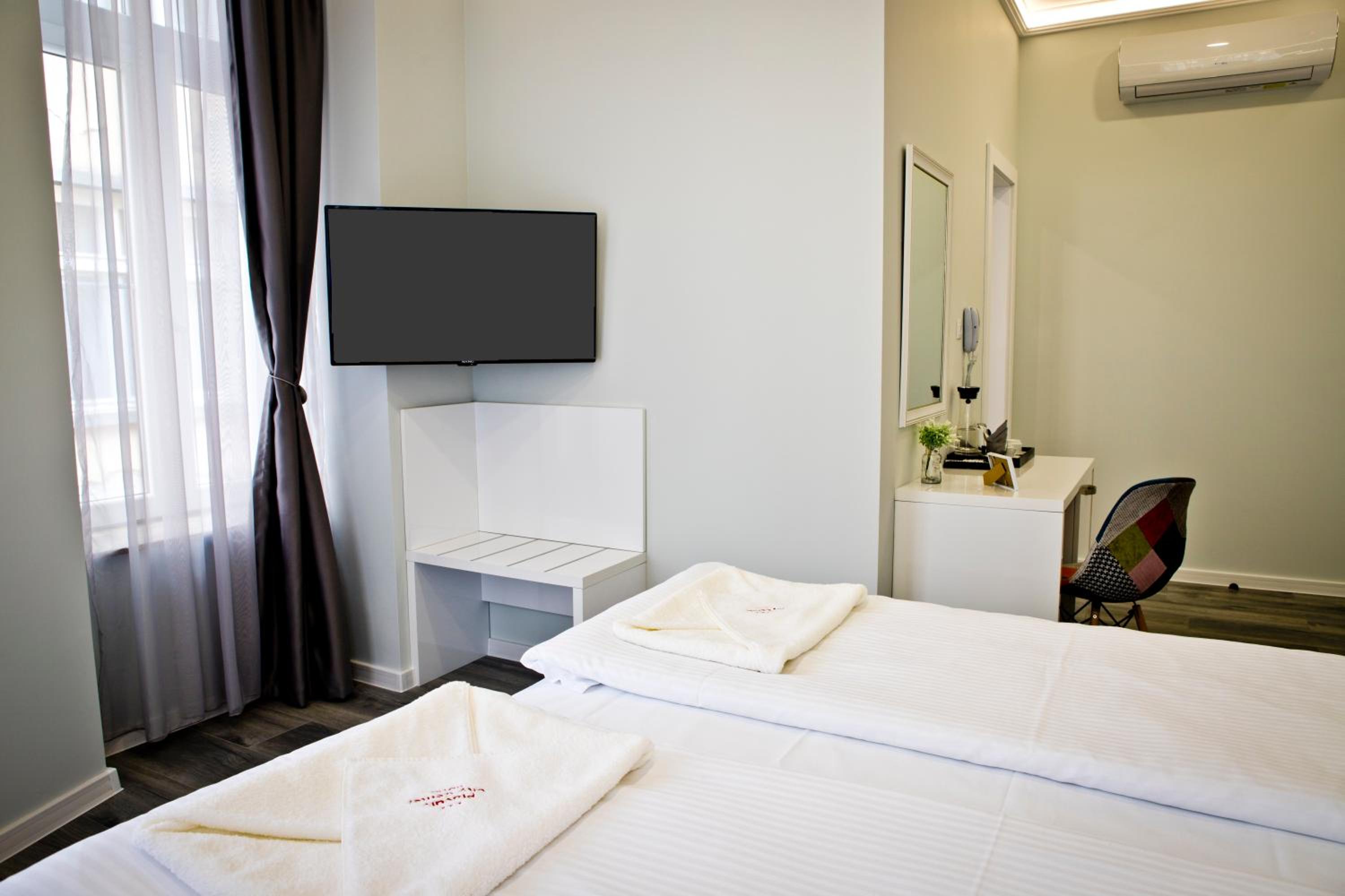 Double or Twin Room - Photo 14