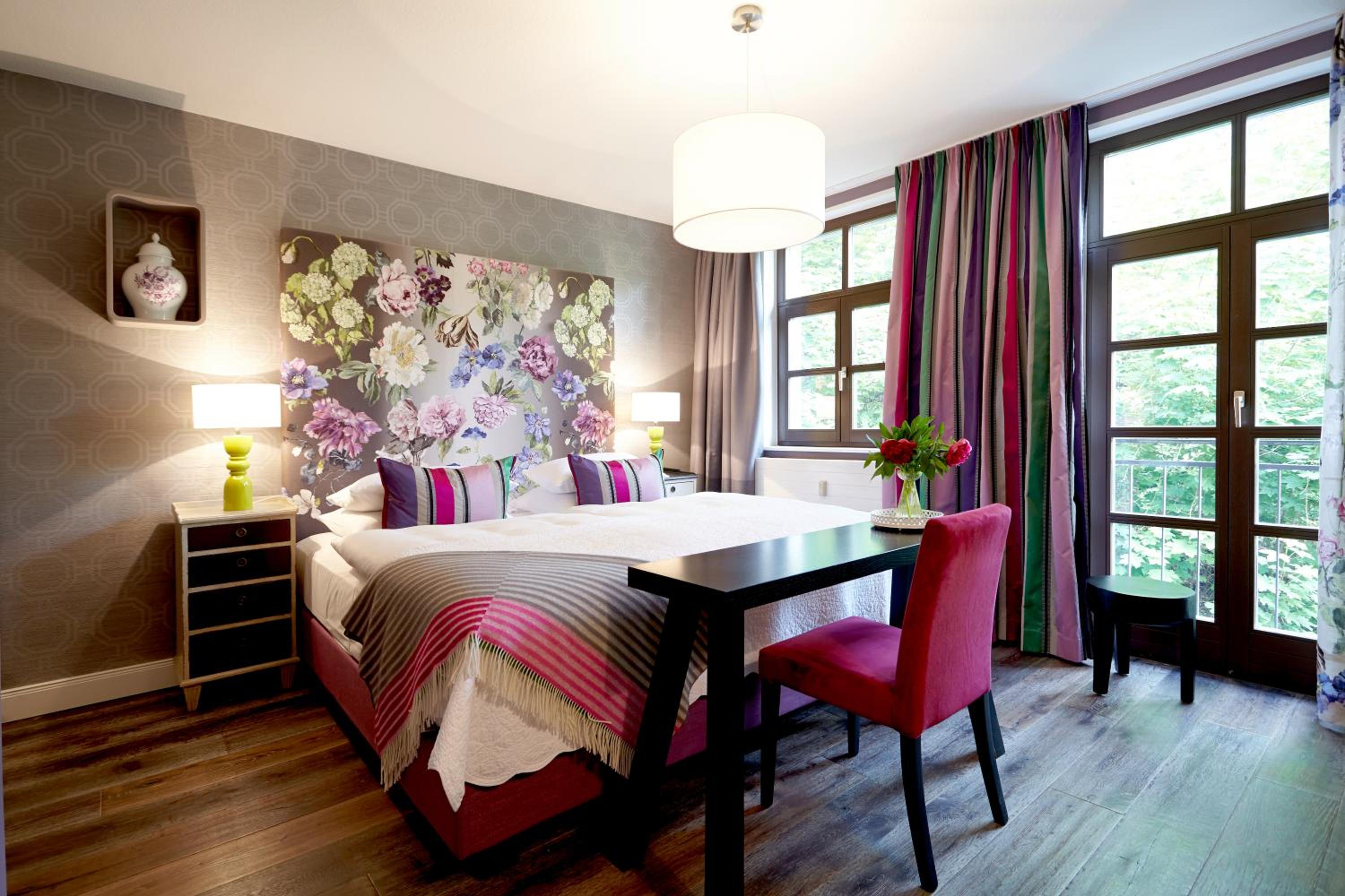 Deluxe Double Room with Balcony - Photo 4