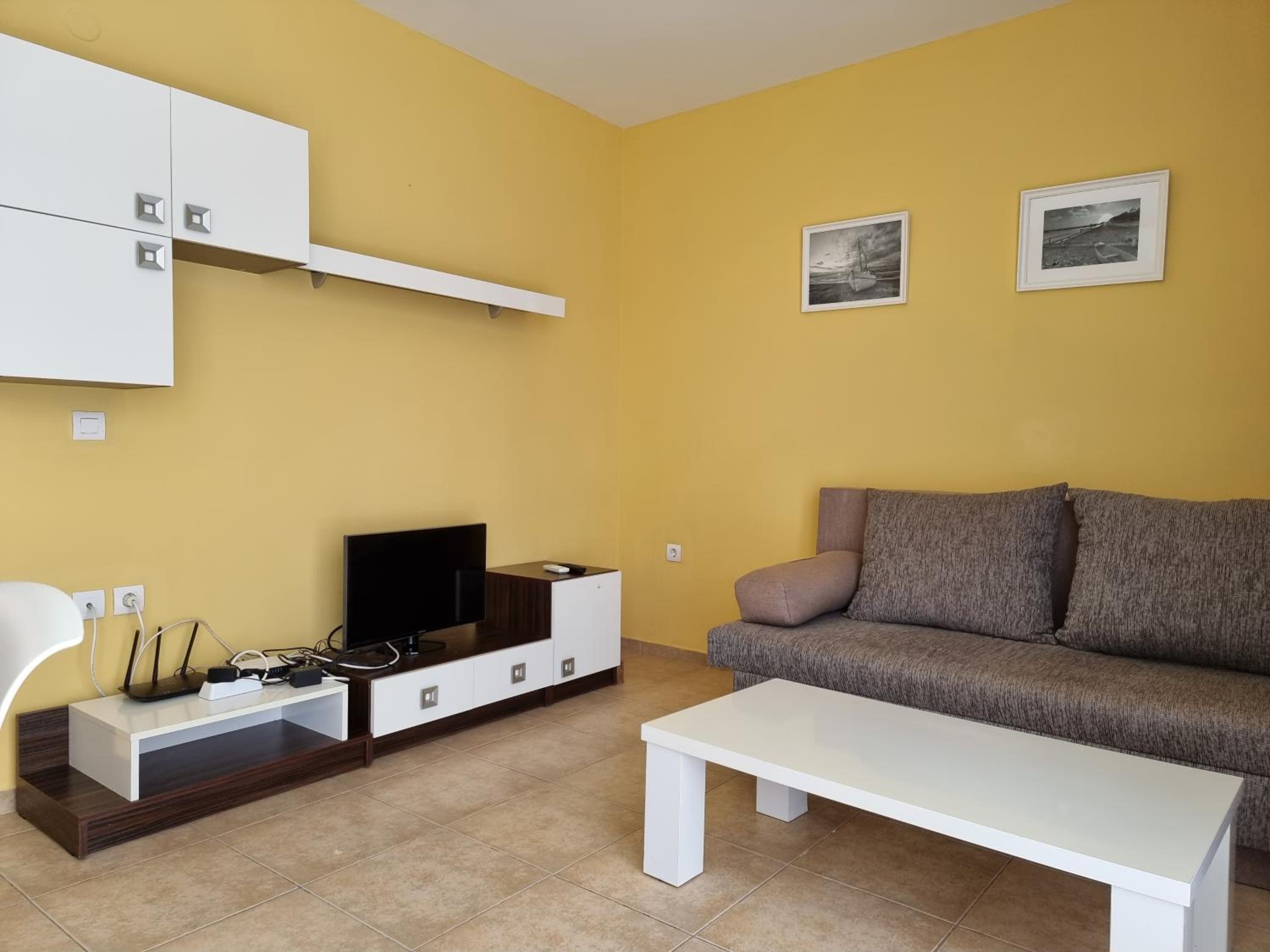 Two-Bedroom Apartment with Pool View photo 1