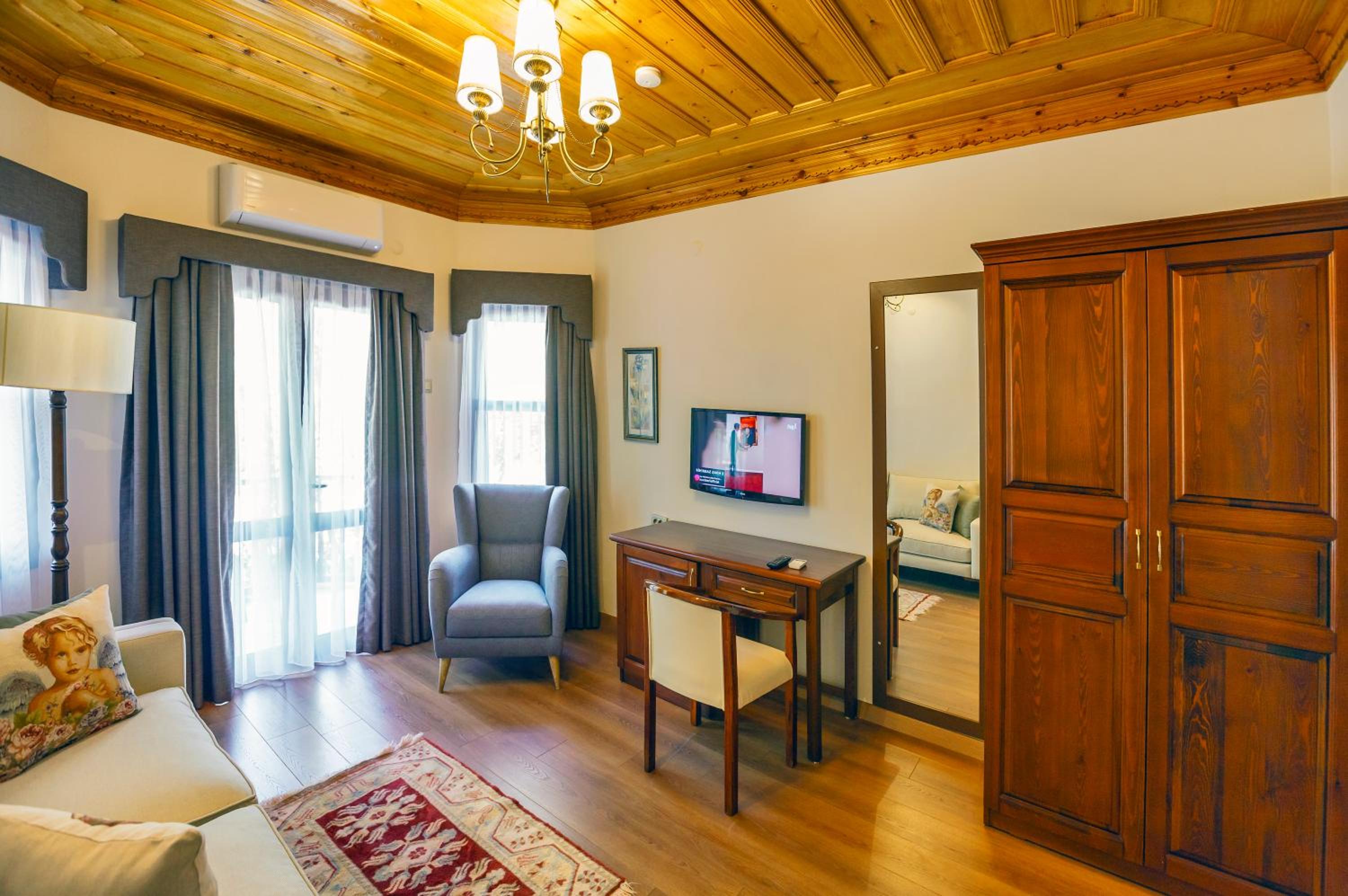Standard Double Suite