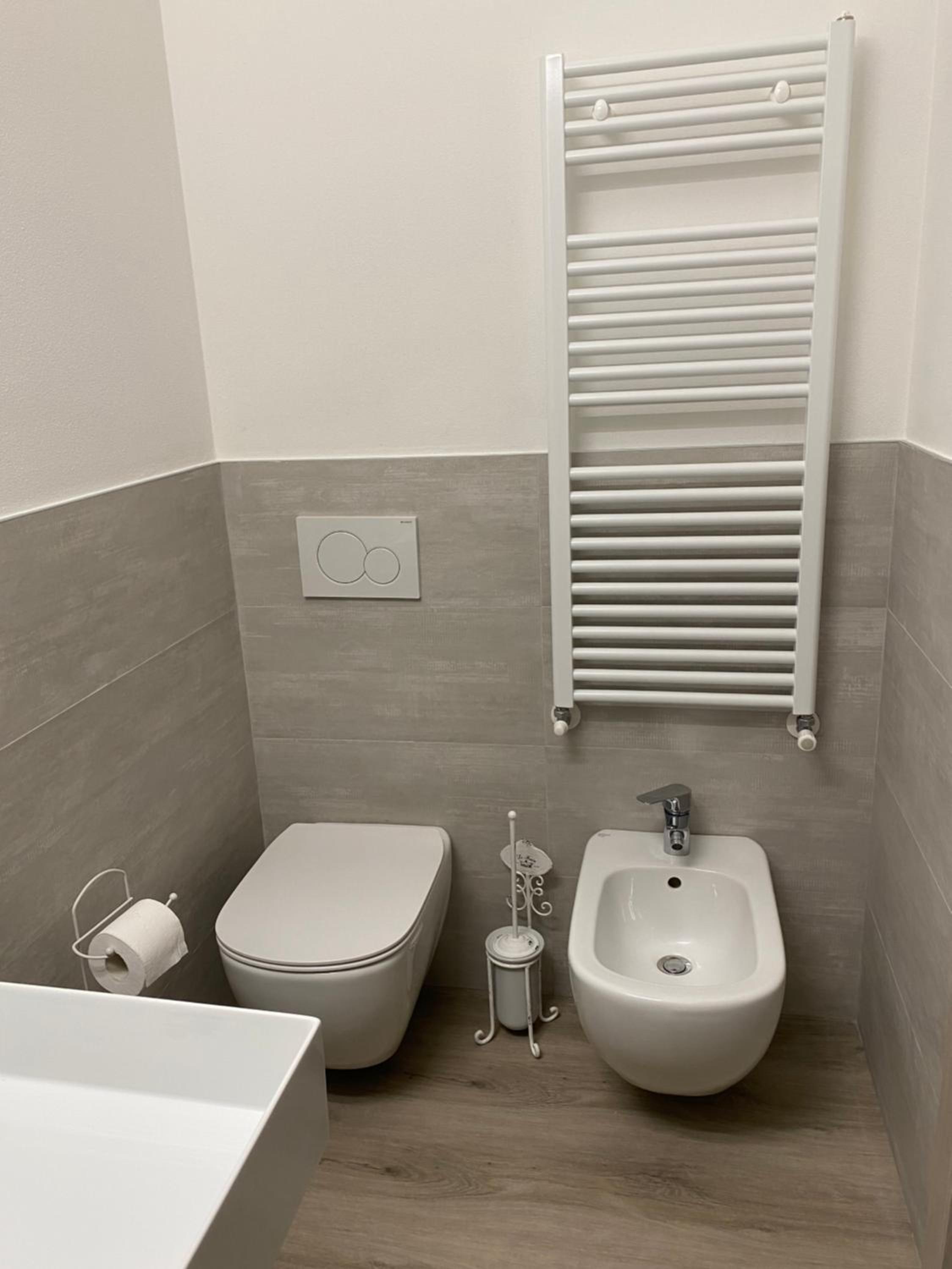 Double Room with Private Bathroom - Photo 7