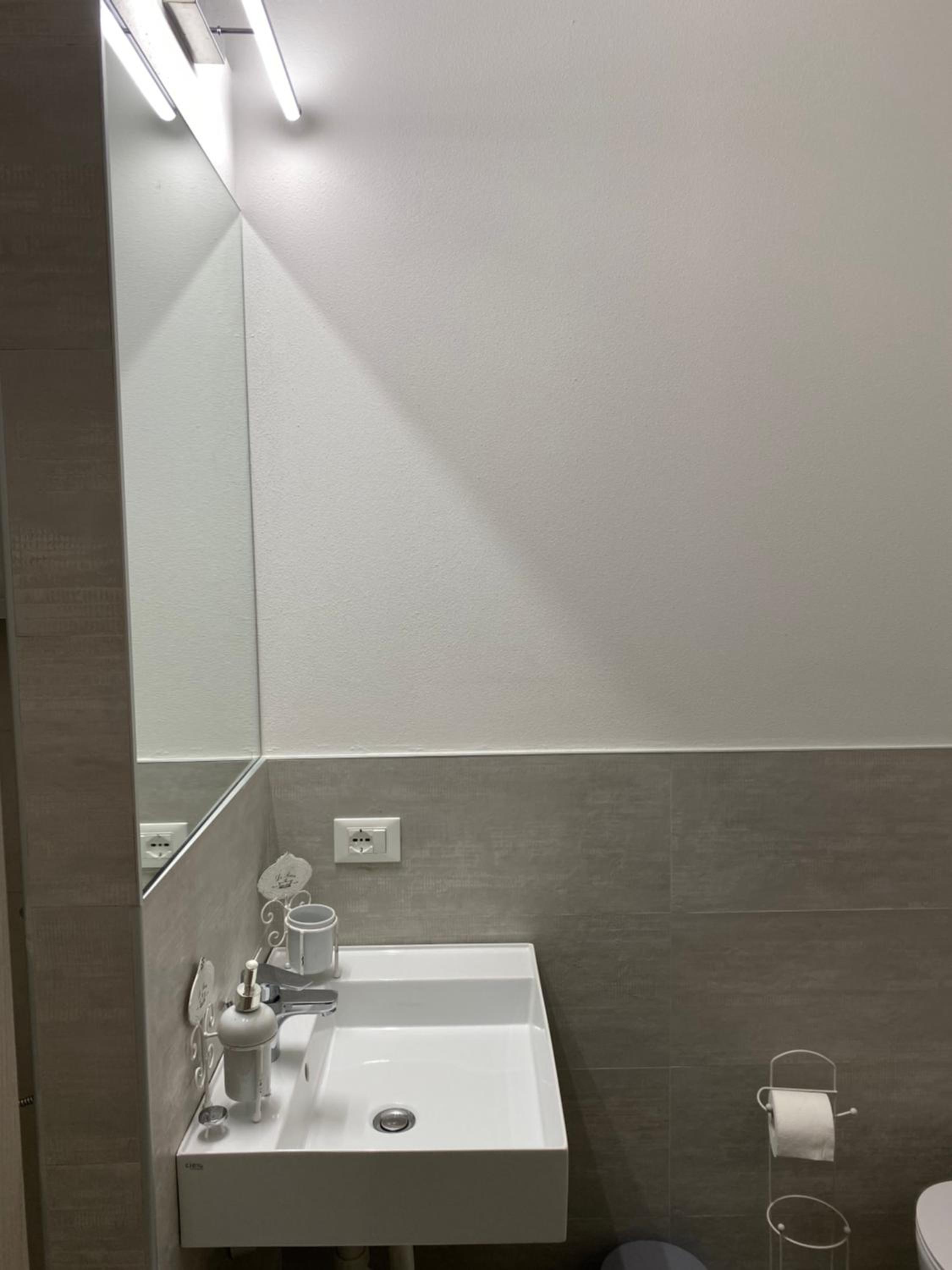 Double Room with Private Bathroom - Photo 14