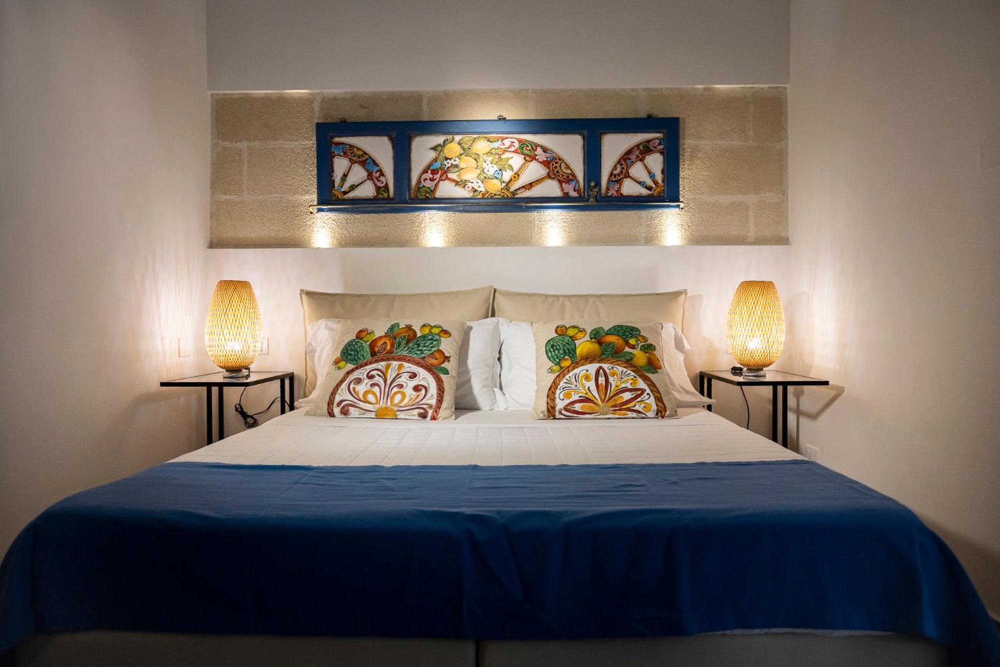 Suite Deluxe with Terrace and Spa Bath photo 2