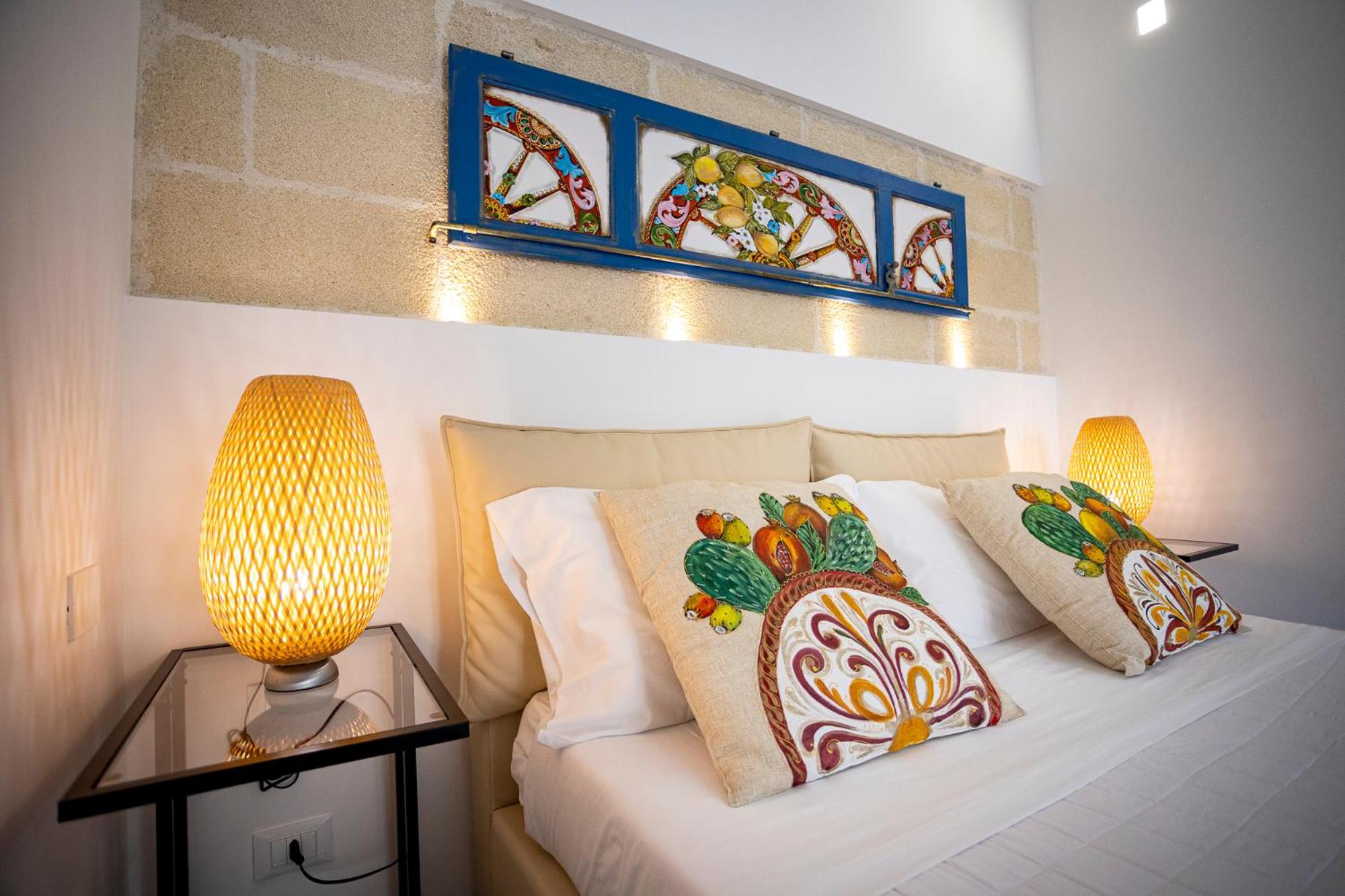 Suite Deluxe with Terrace and Spa Bath photo 1