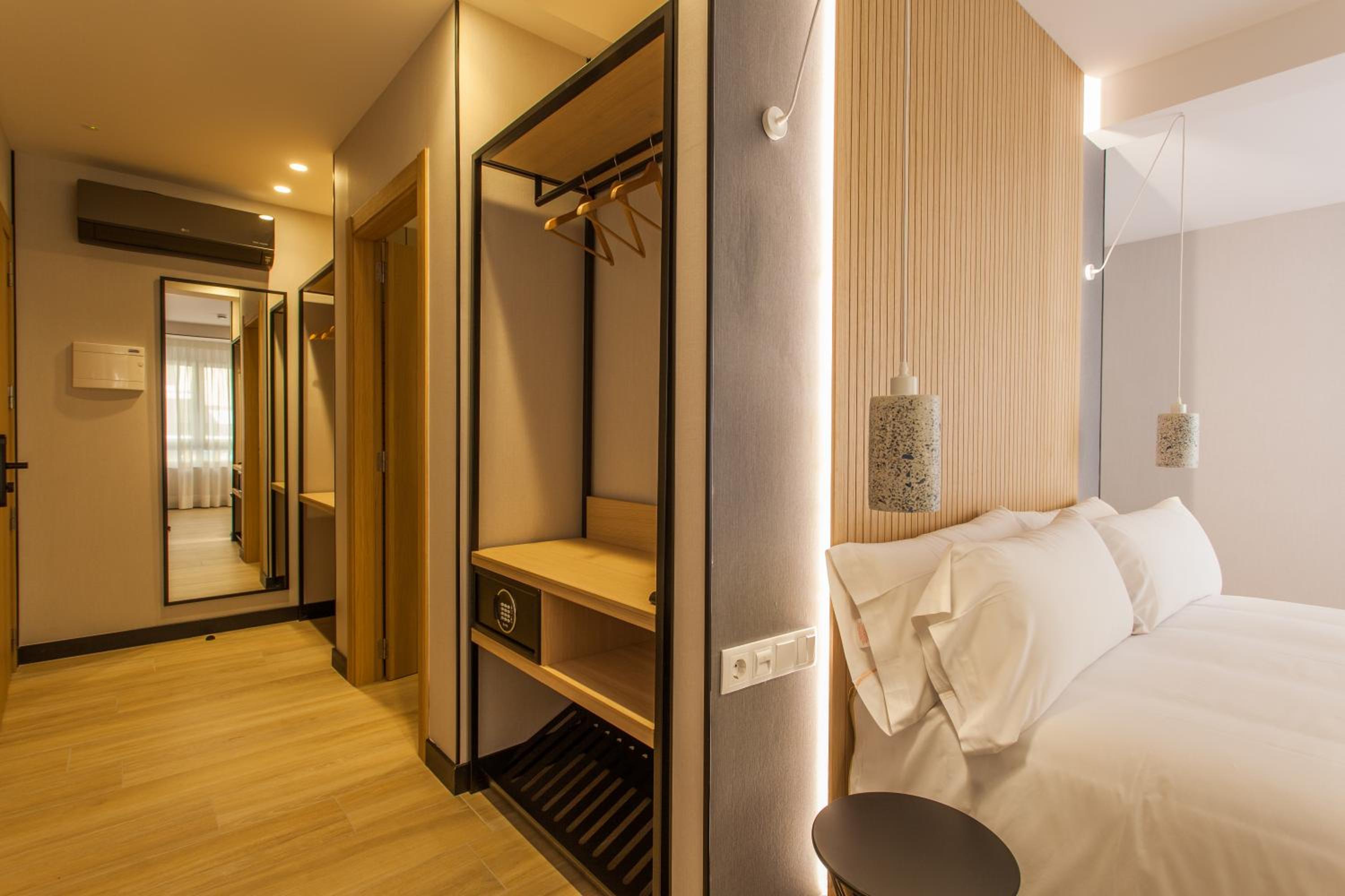 Double Room with Extra Bed - Photo 3