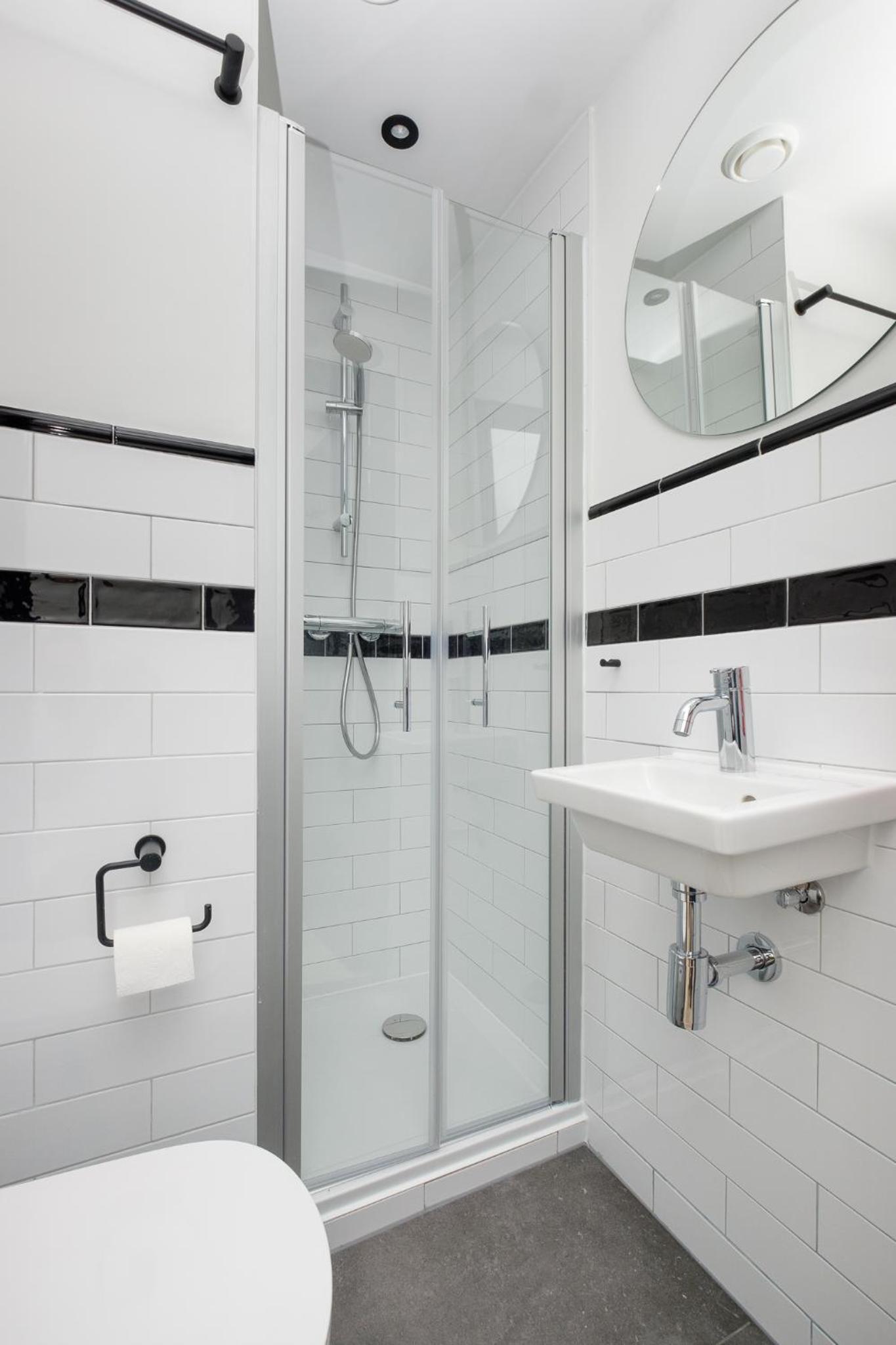 Twin Room - Photo 2