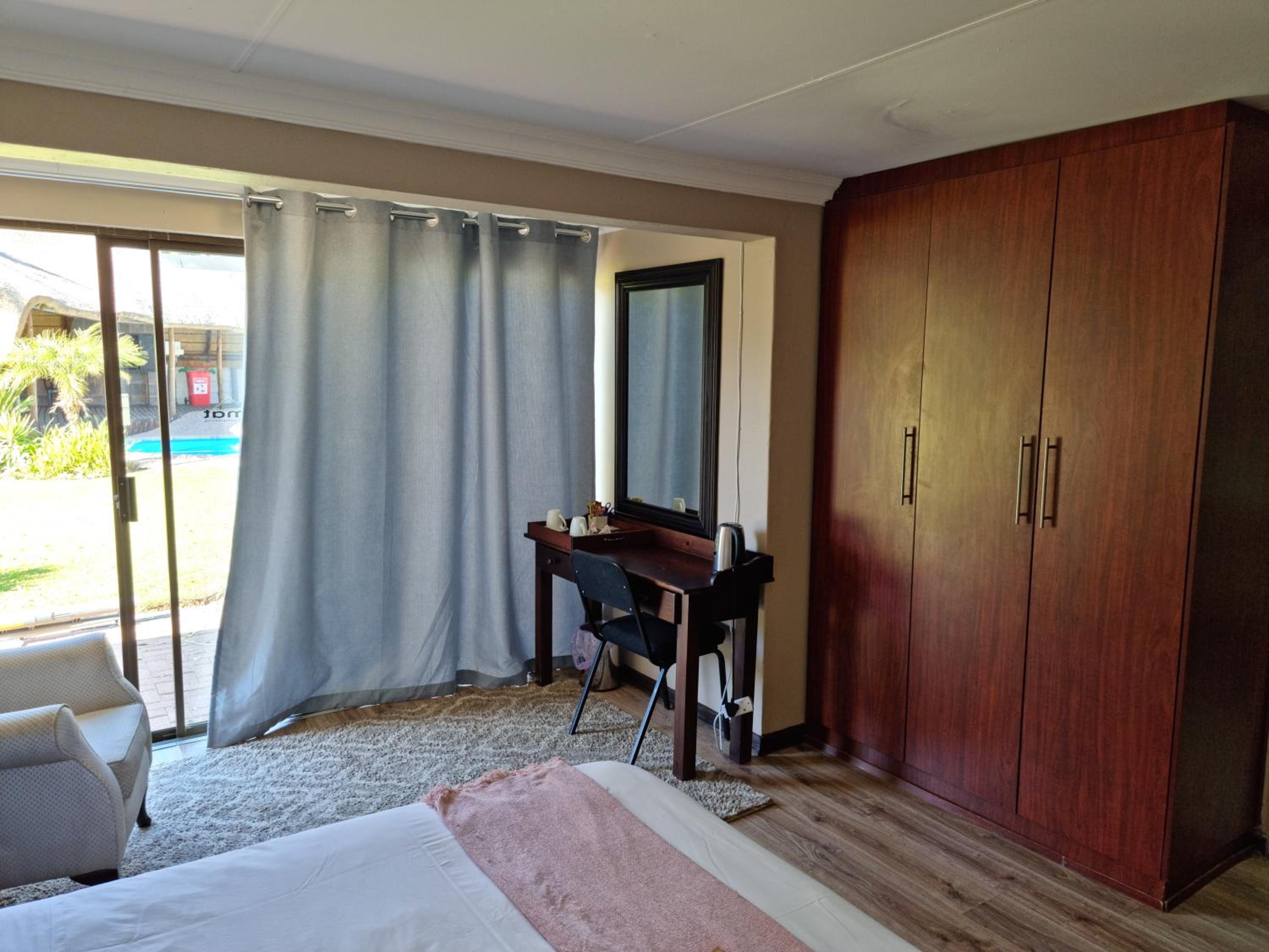 Deluxe Twin Room - Photo 1