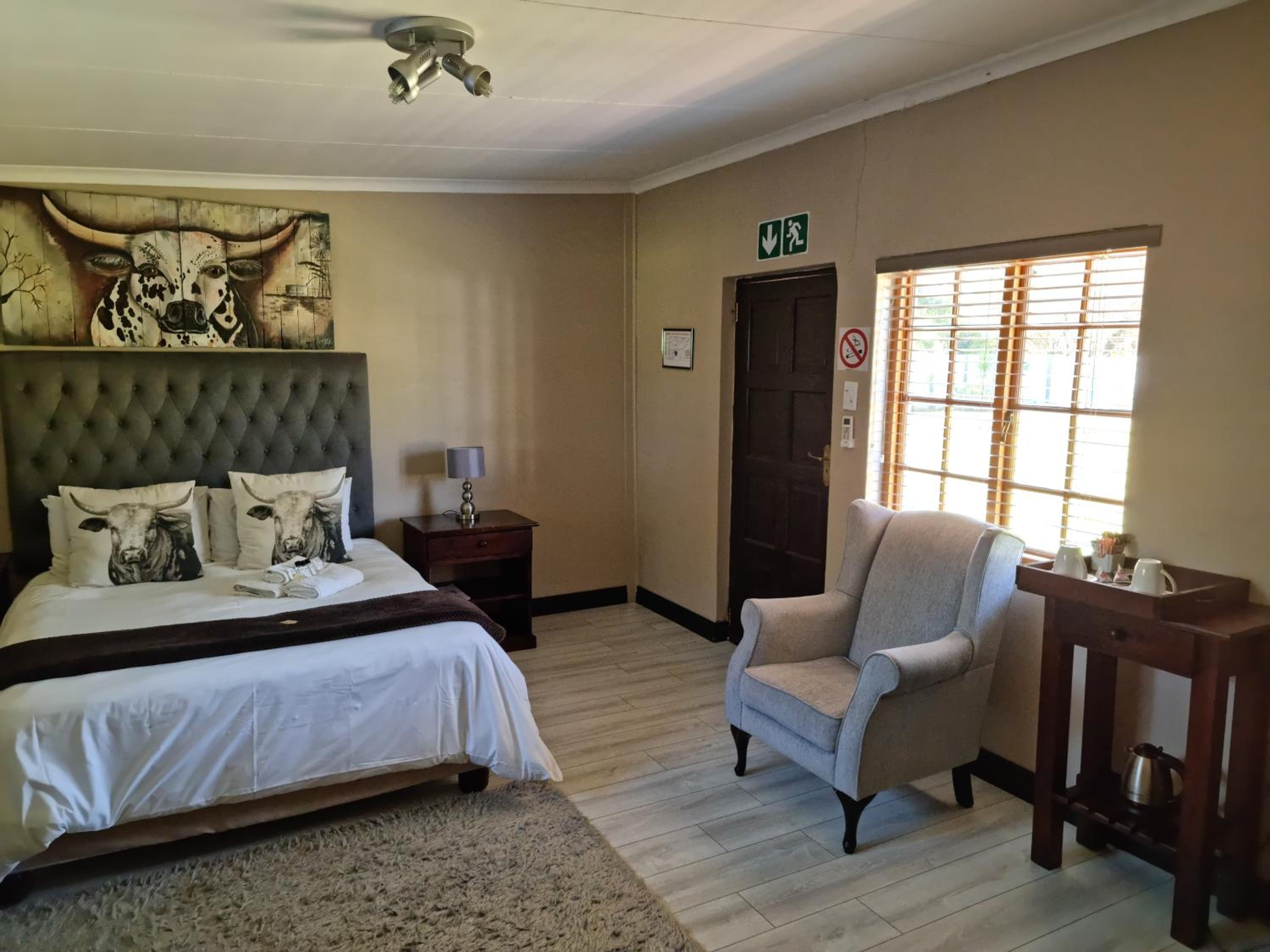 Deluxe King Suite - Photo 3