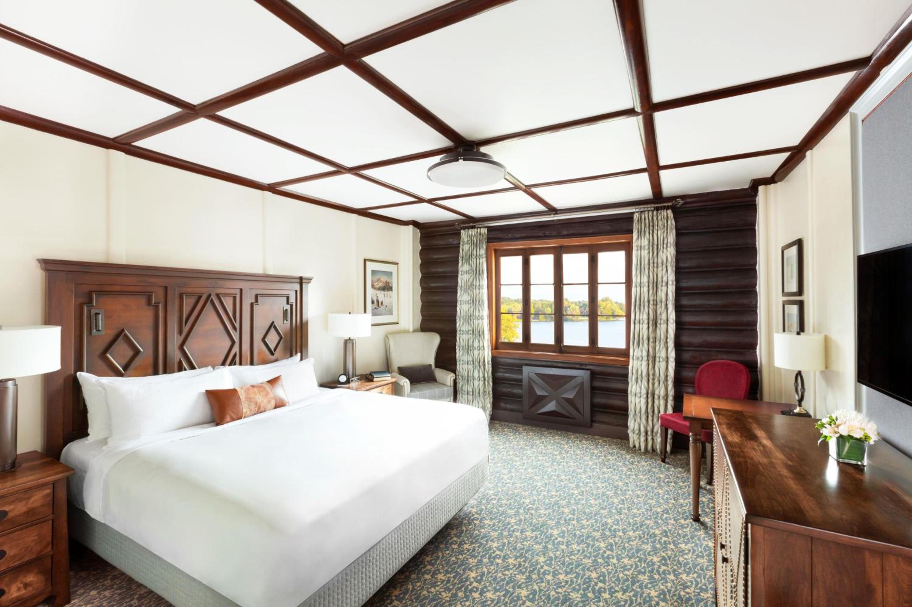 Fairmont Luxury King Room - Photo 1