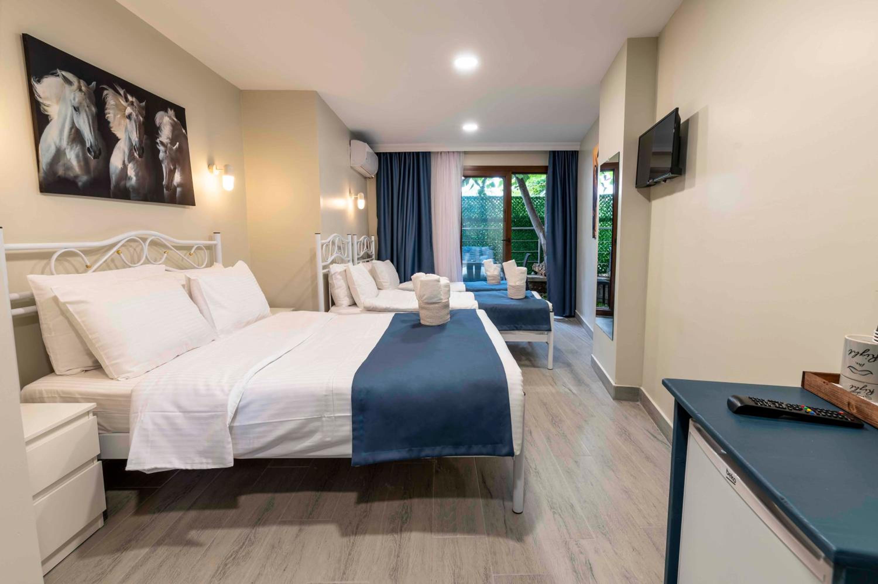 Quadruple Room with Garden View photo 2