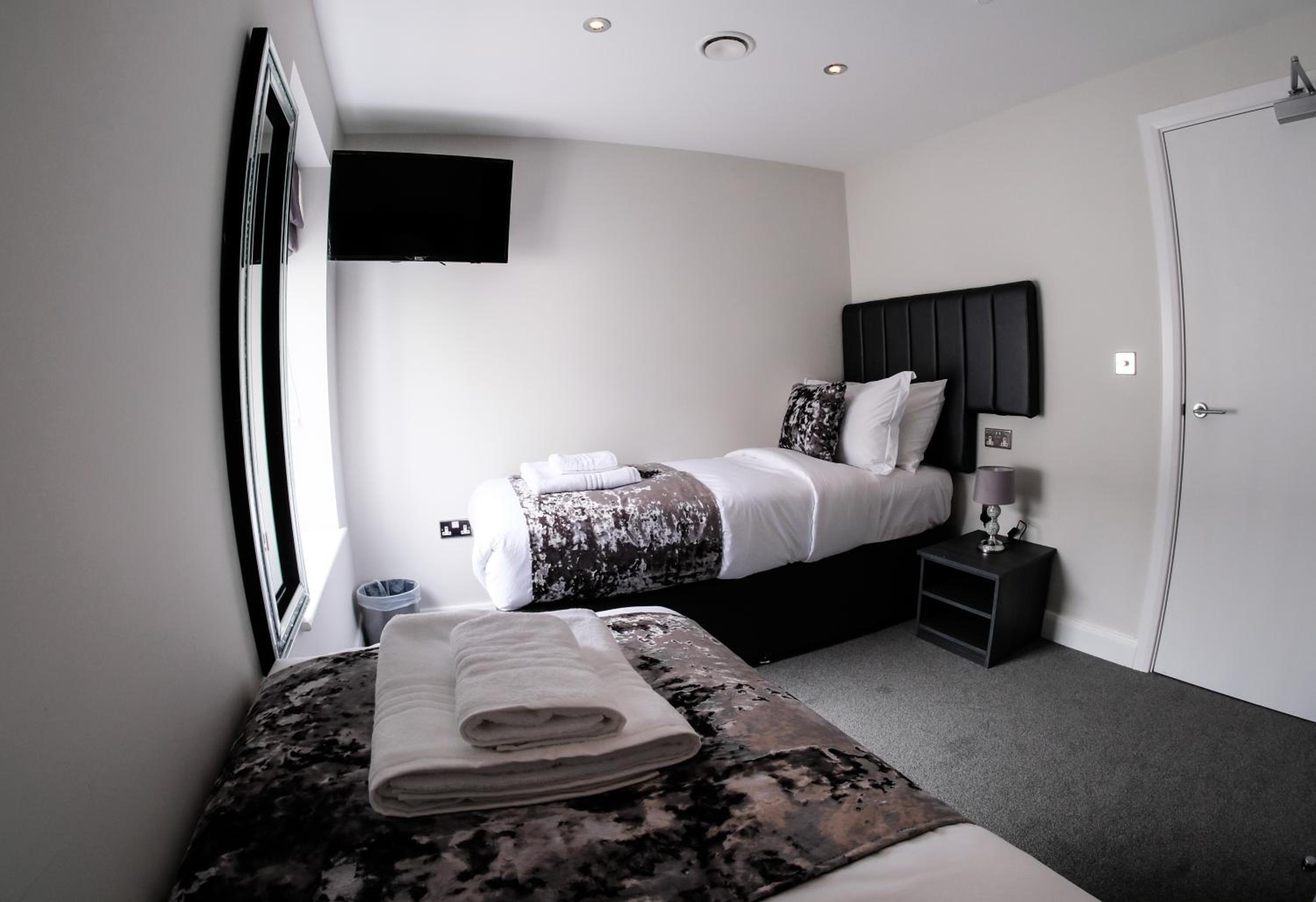 Family Room - Photo 3