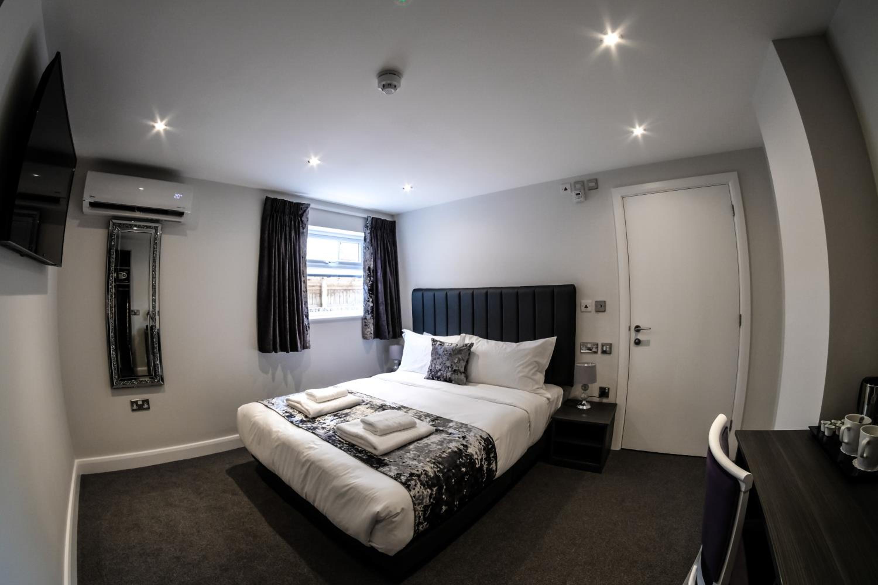 Double Room - Disability Access - Photo 1