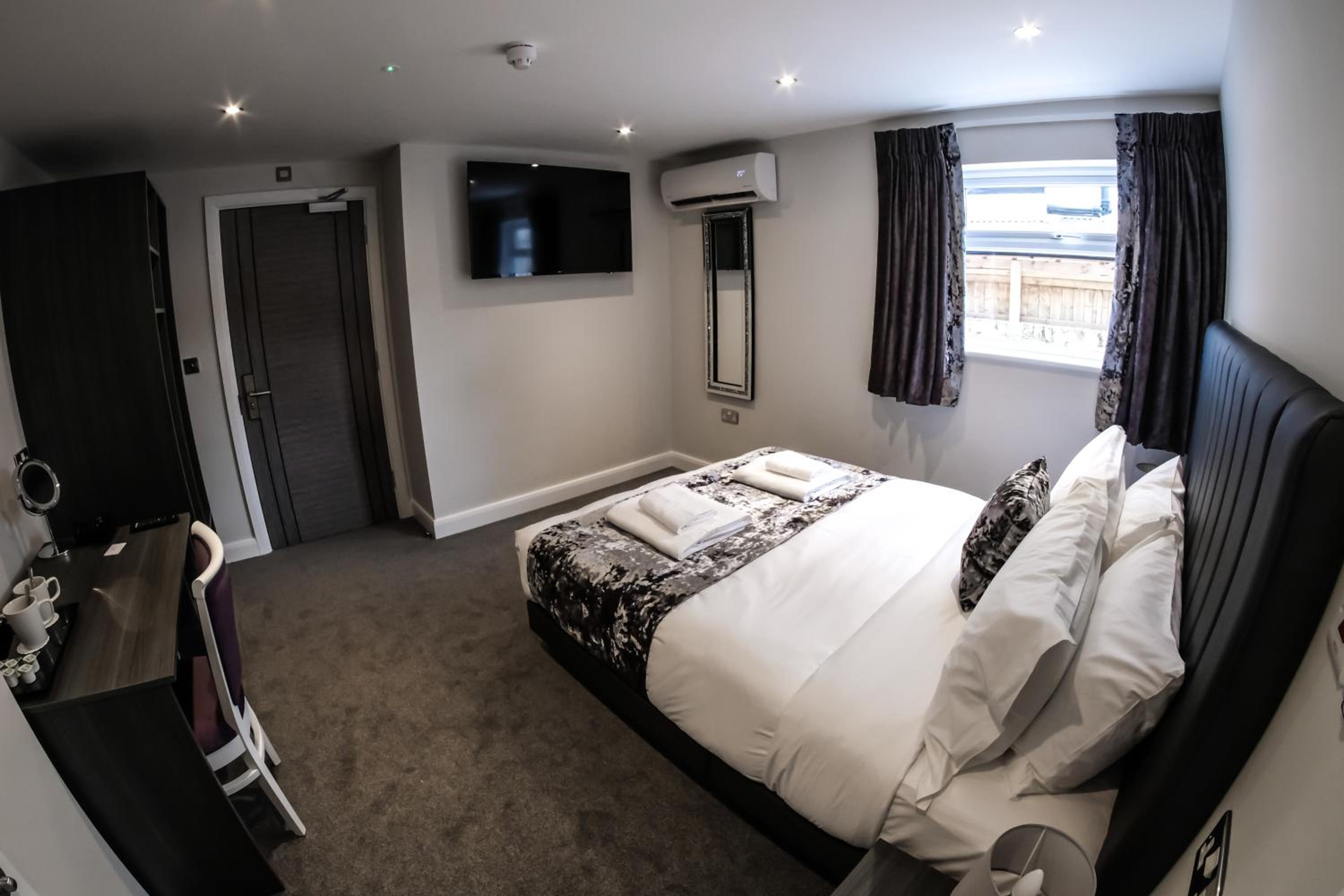 Double Room - Disability Access - Photo 4