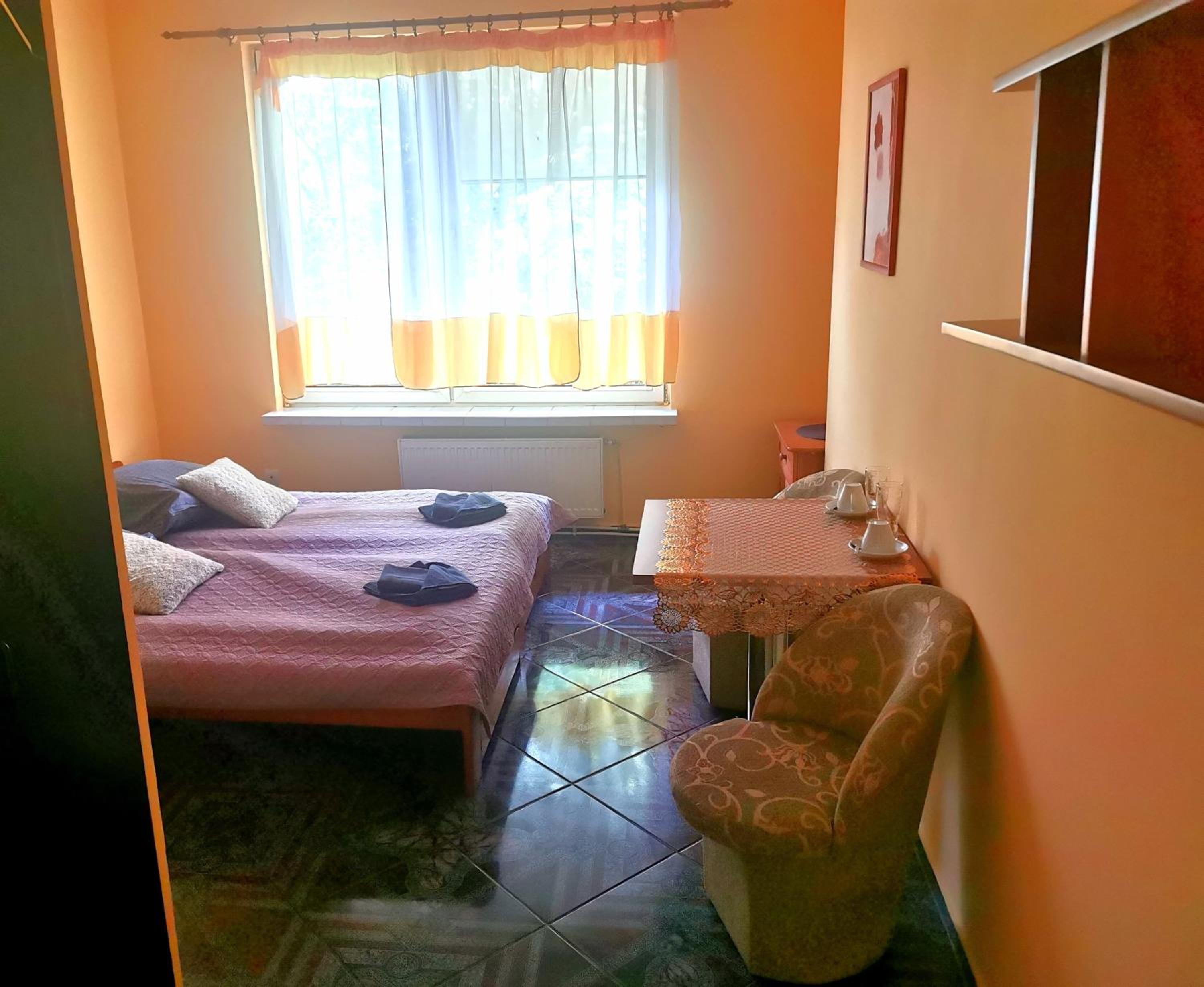 Small Twin Room photo 3