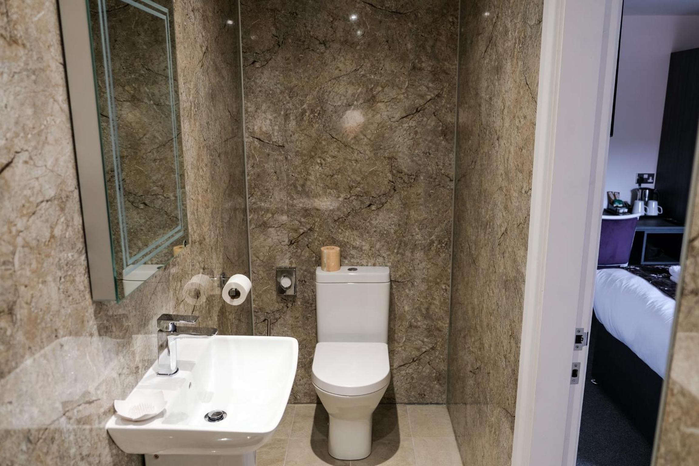 Small Double Room - Photo 2