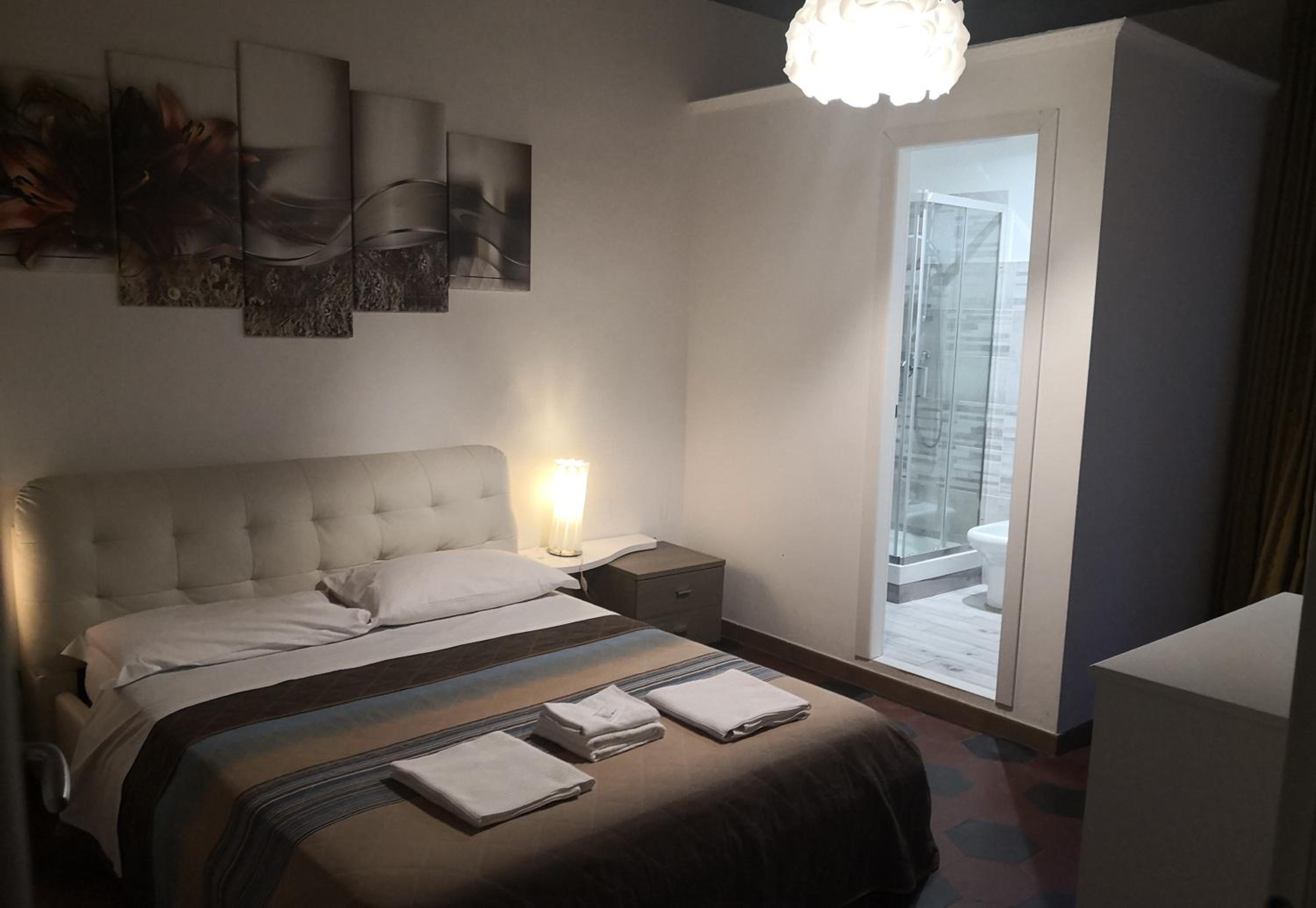 Double Room with Private Bathroom photo 2