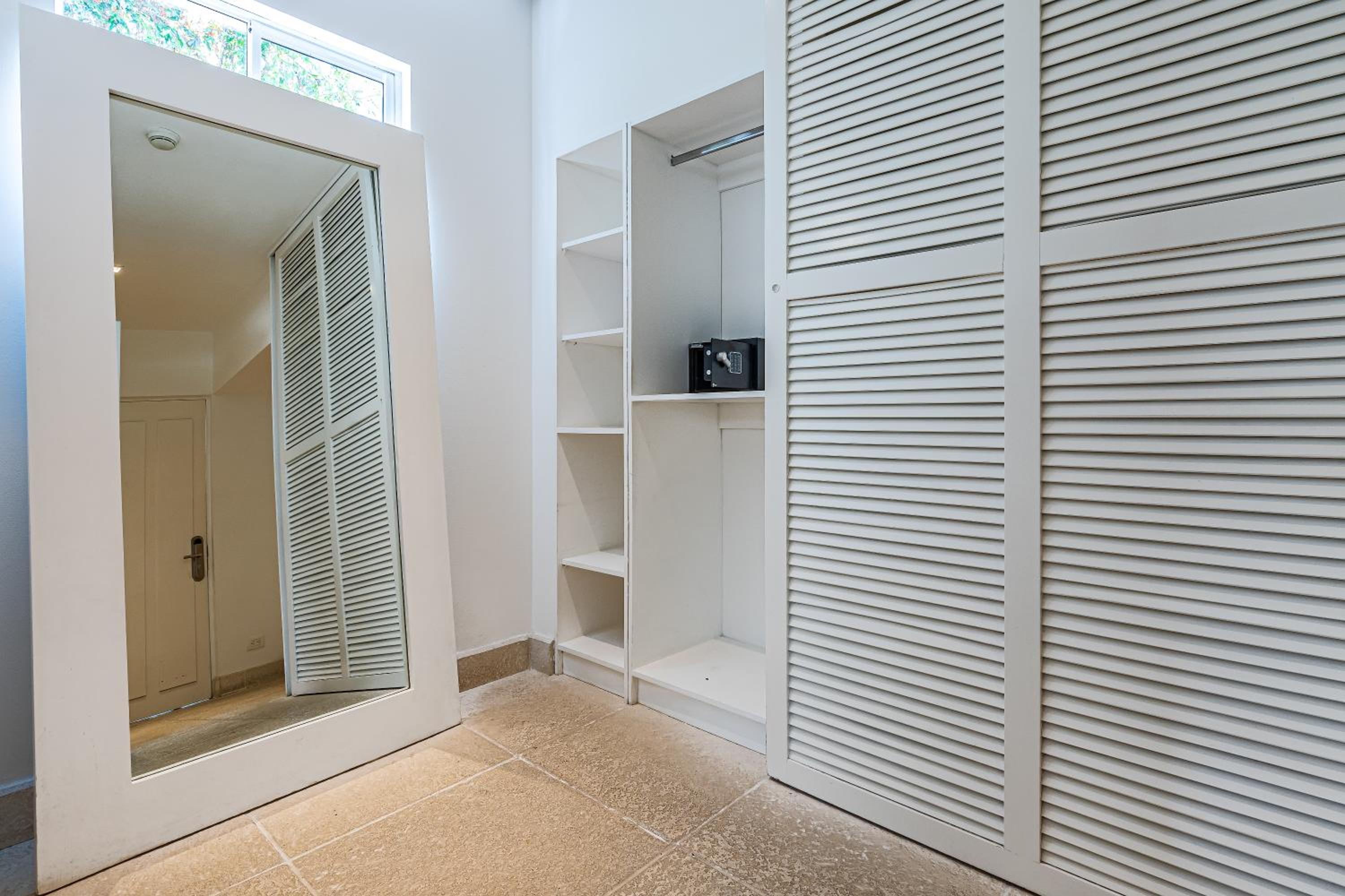 Family Suite (Non Smoking) photo 2