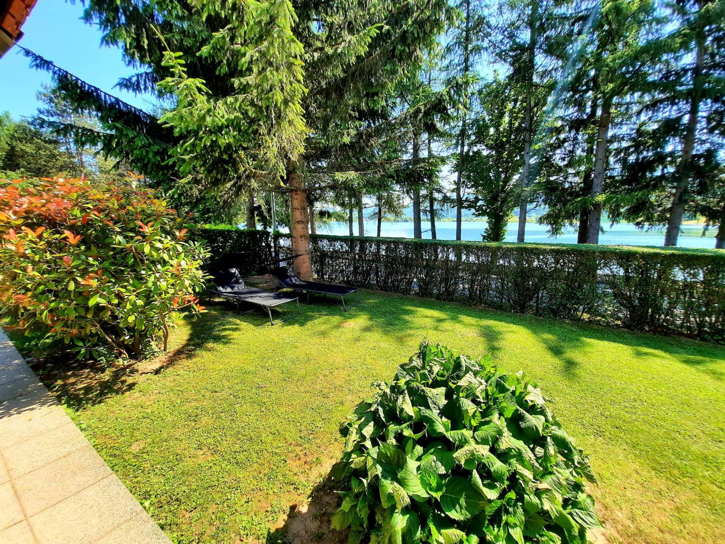 Apartment with Lake View - Photo 2