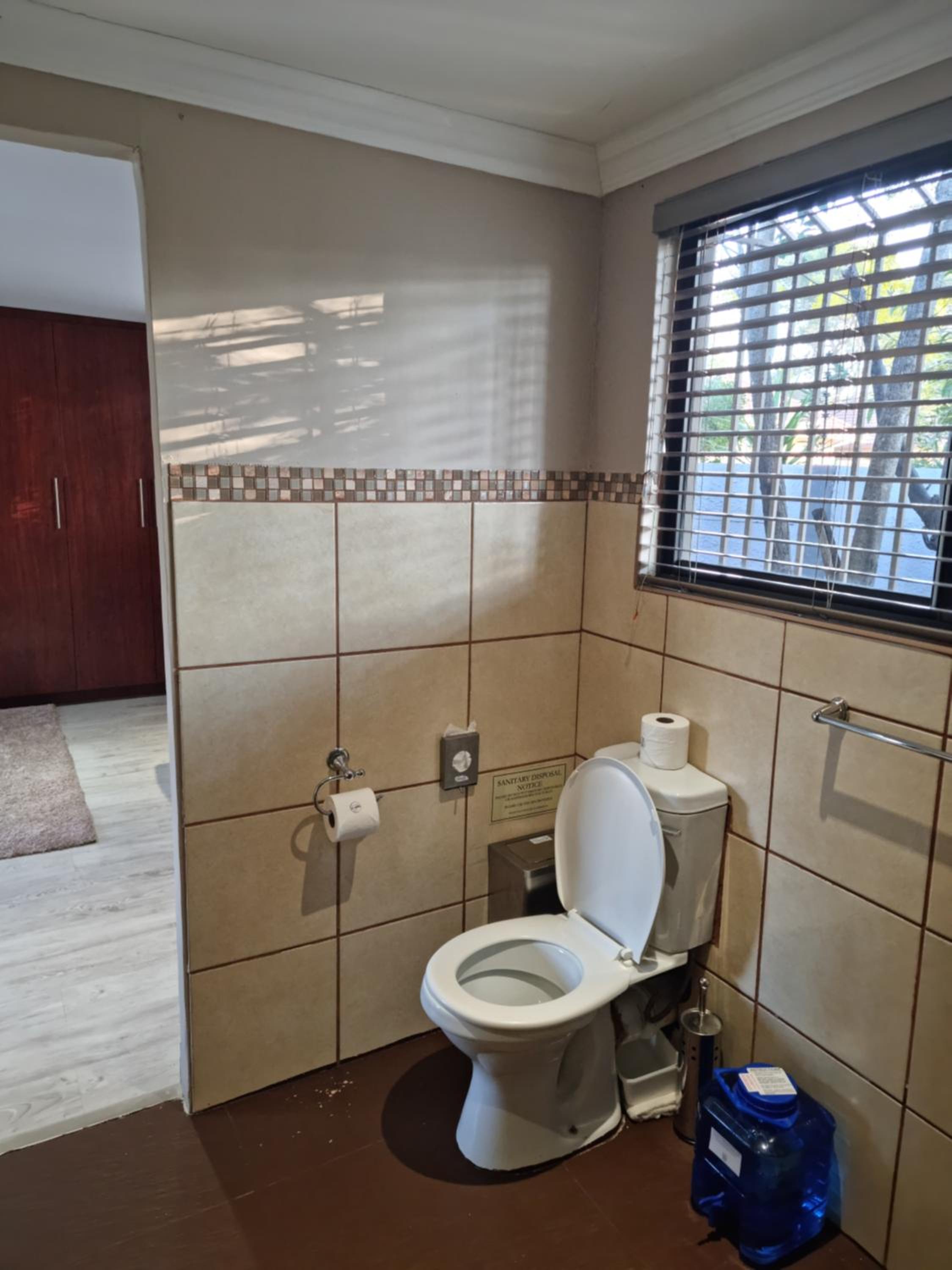 Comfort Queen Room - Photo 3