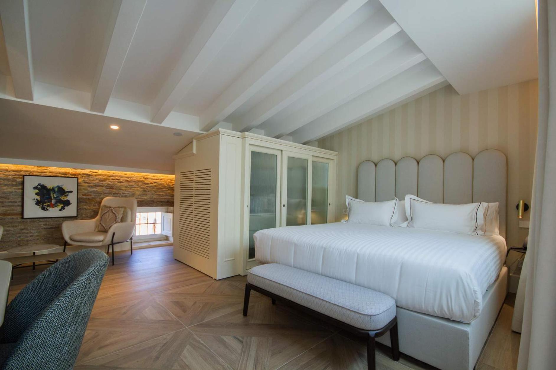 Small Double Room - Photo 3
