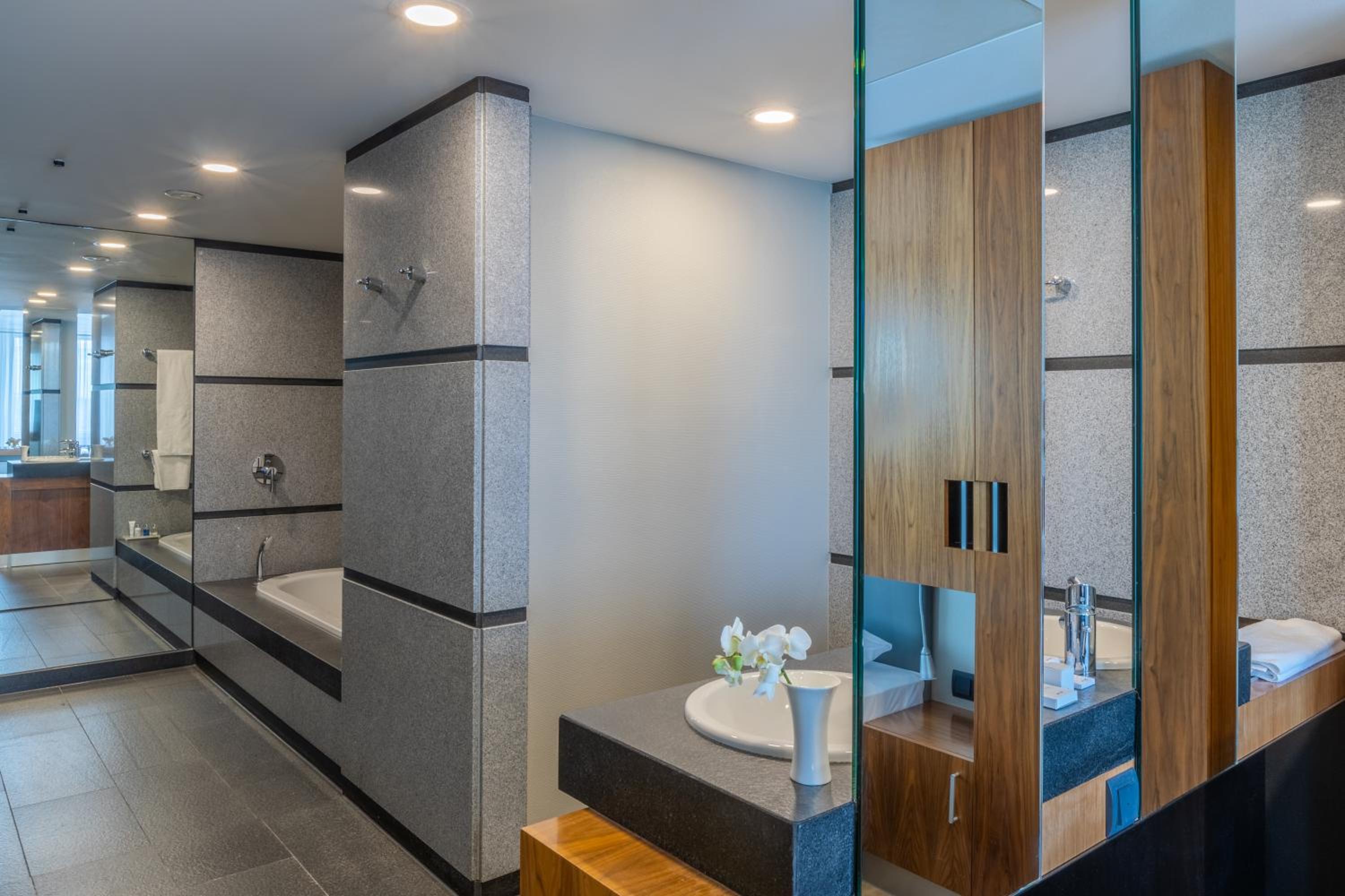 NYX Suite