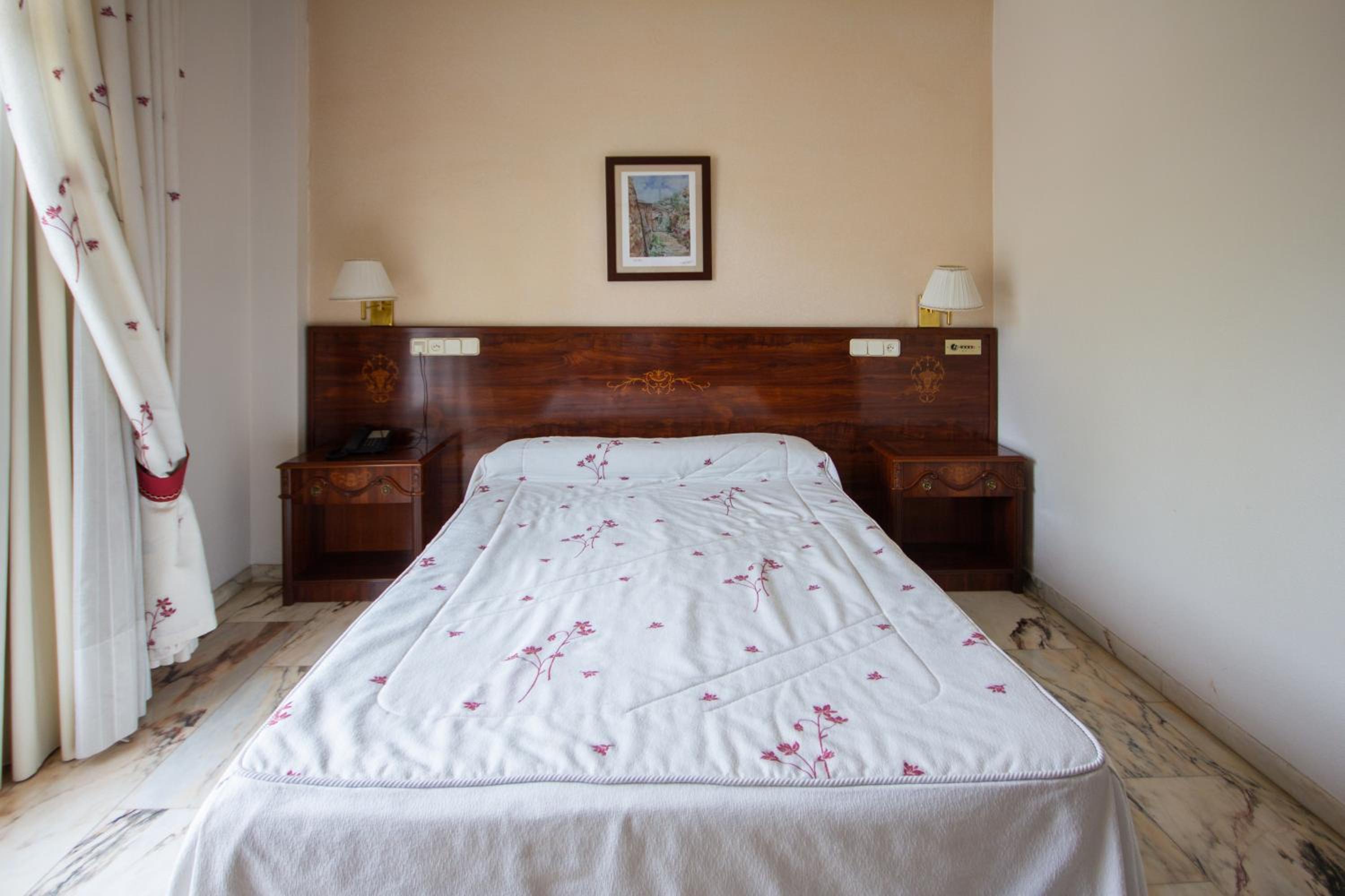 Double or Twin Room photo 2