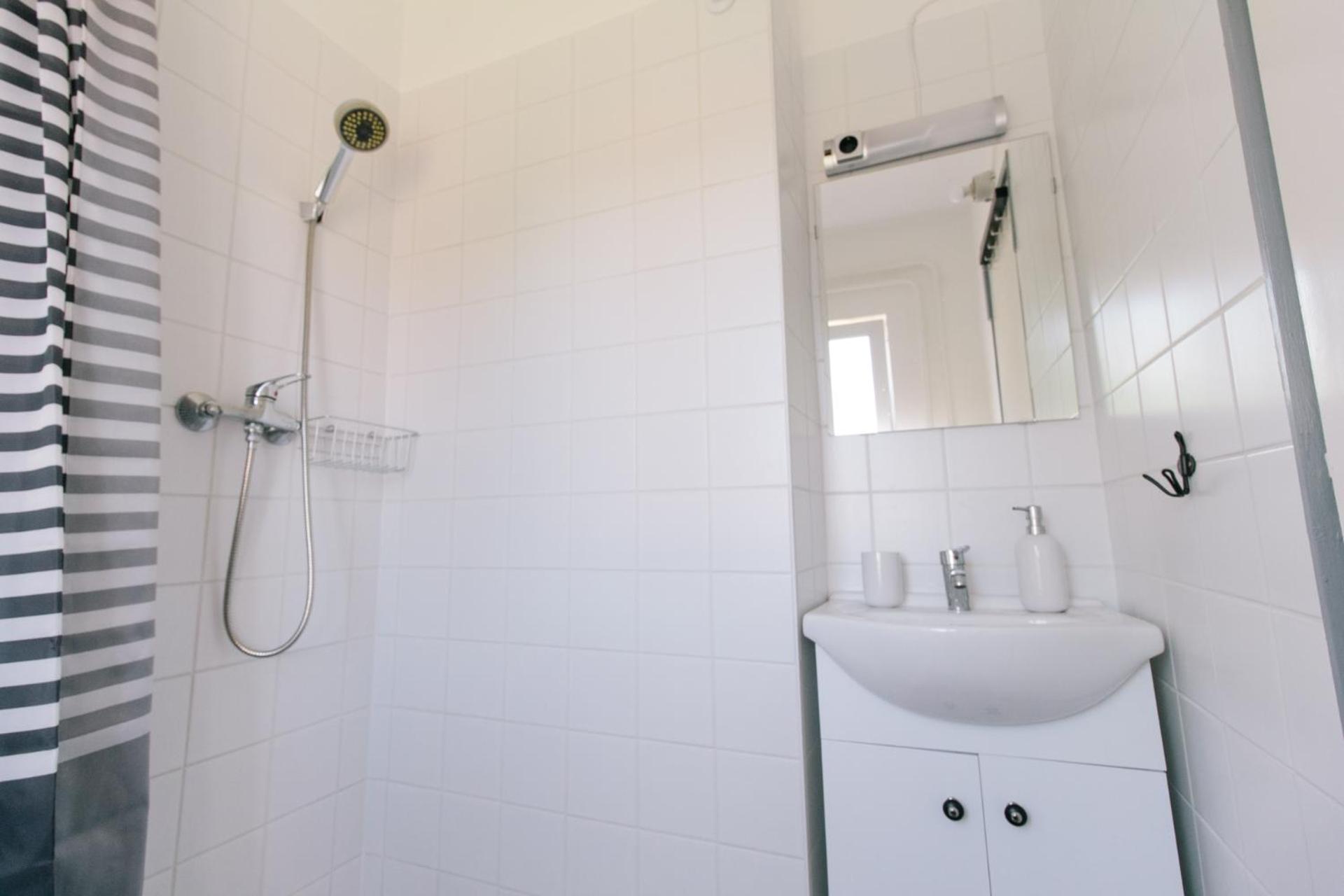 Quadruple Room with Private Bathroom photo 2