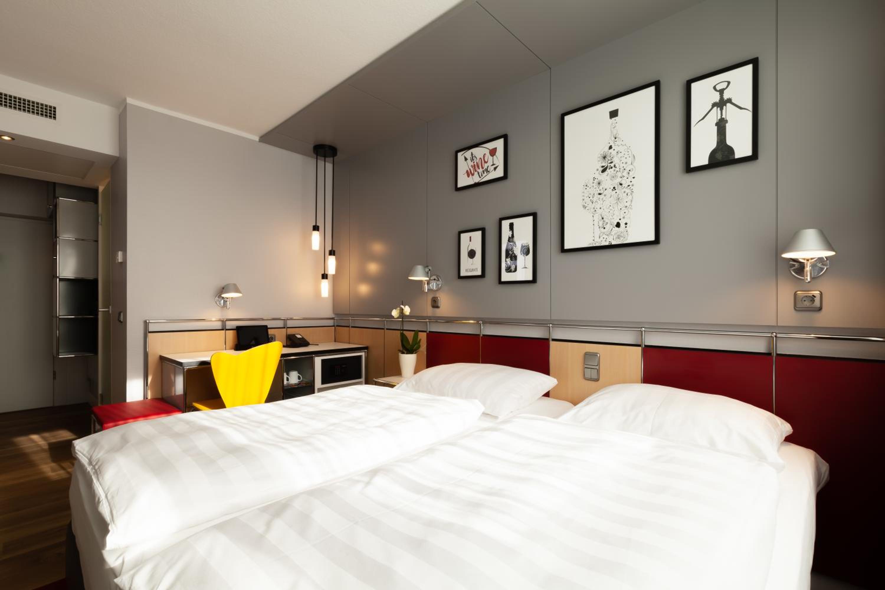 Down to Earth Double Room thumbnail 5