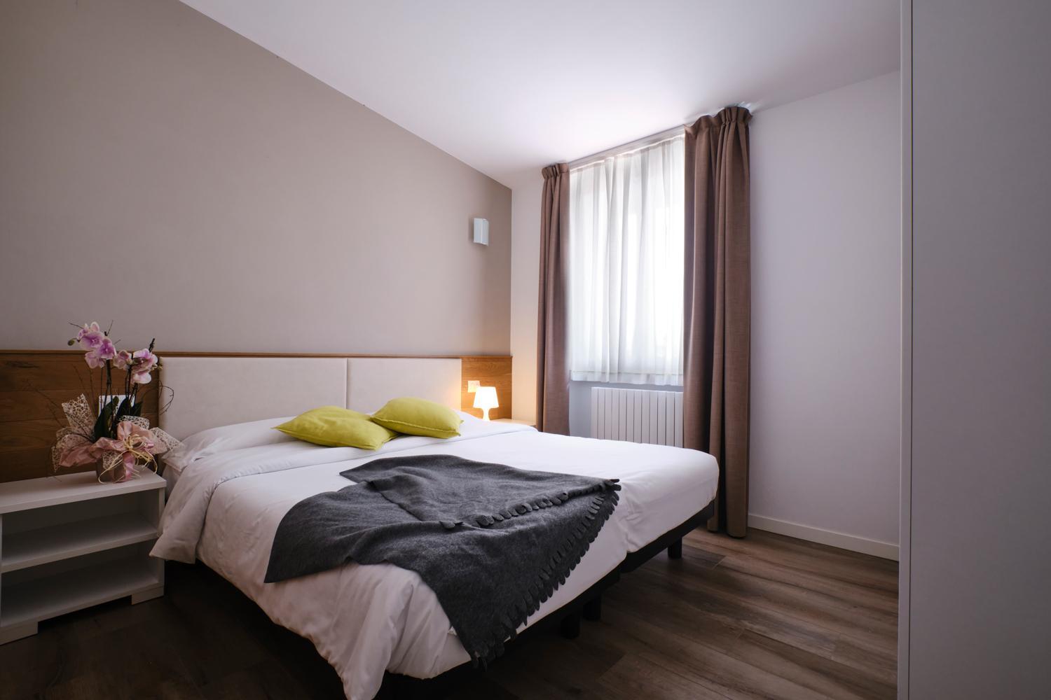 Superior One-Bedroom Apartment - Photo 1