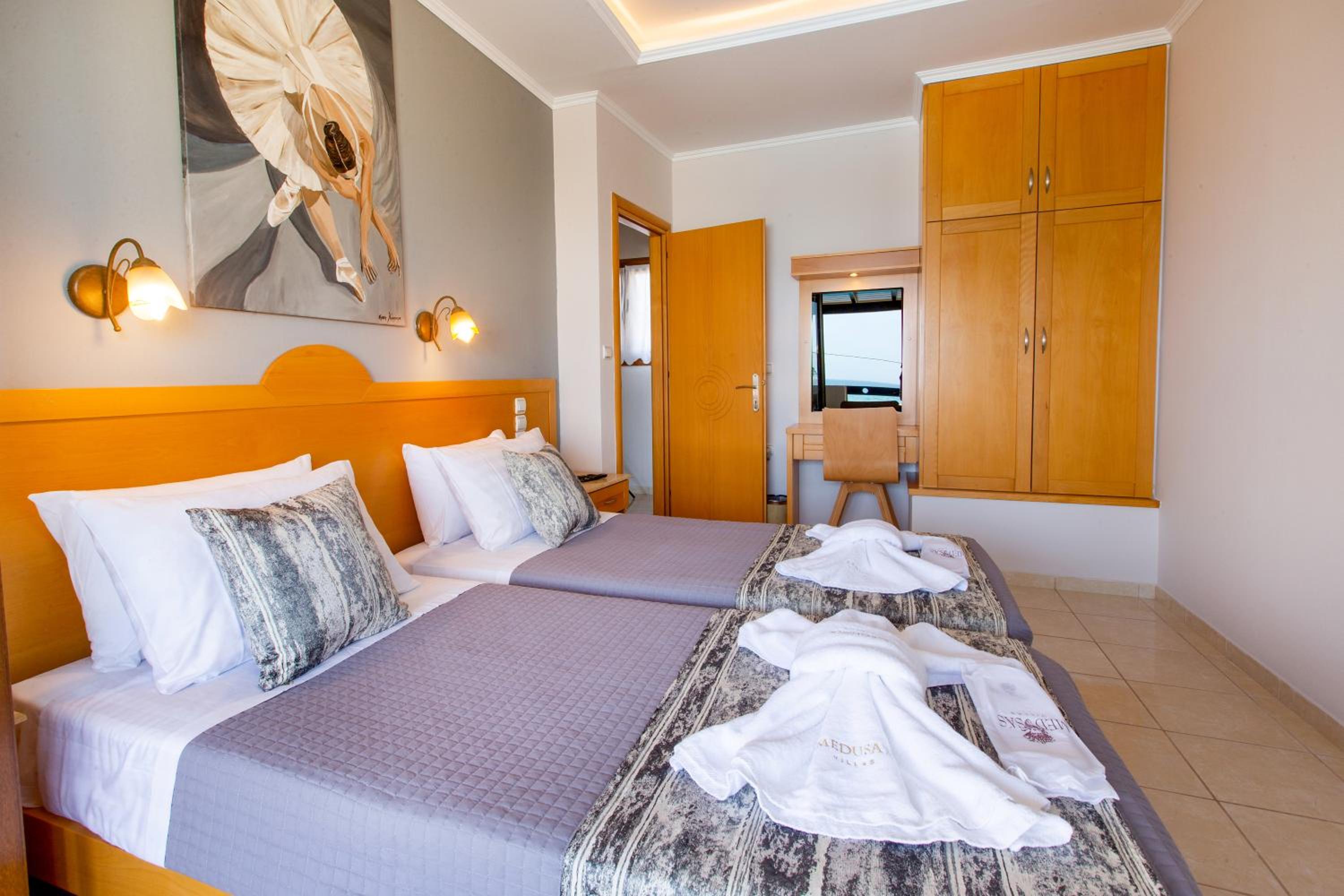 Villa with Sea View - Photo 30