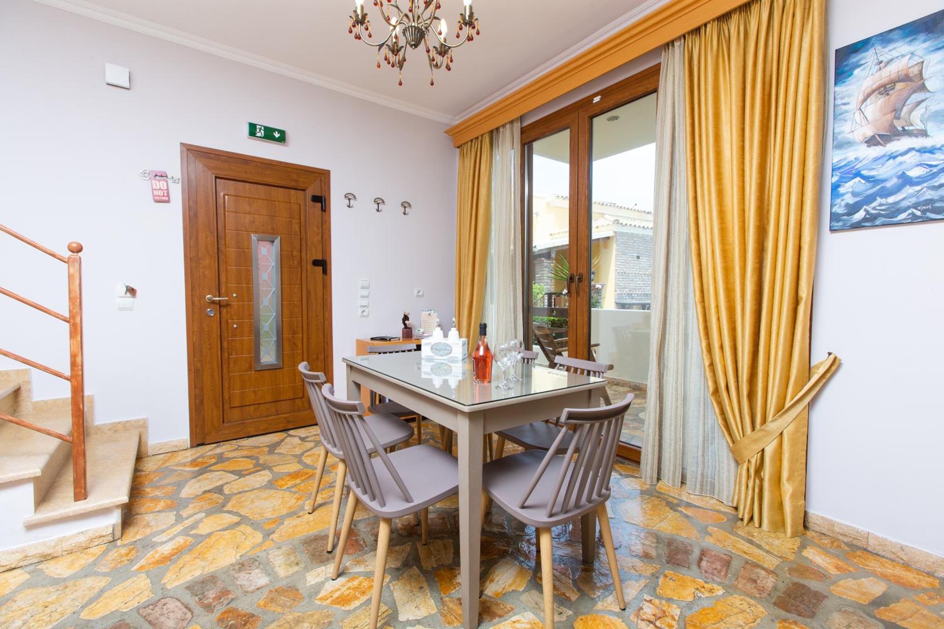 Villa with Sea View - Photo 4