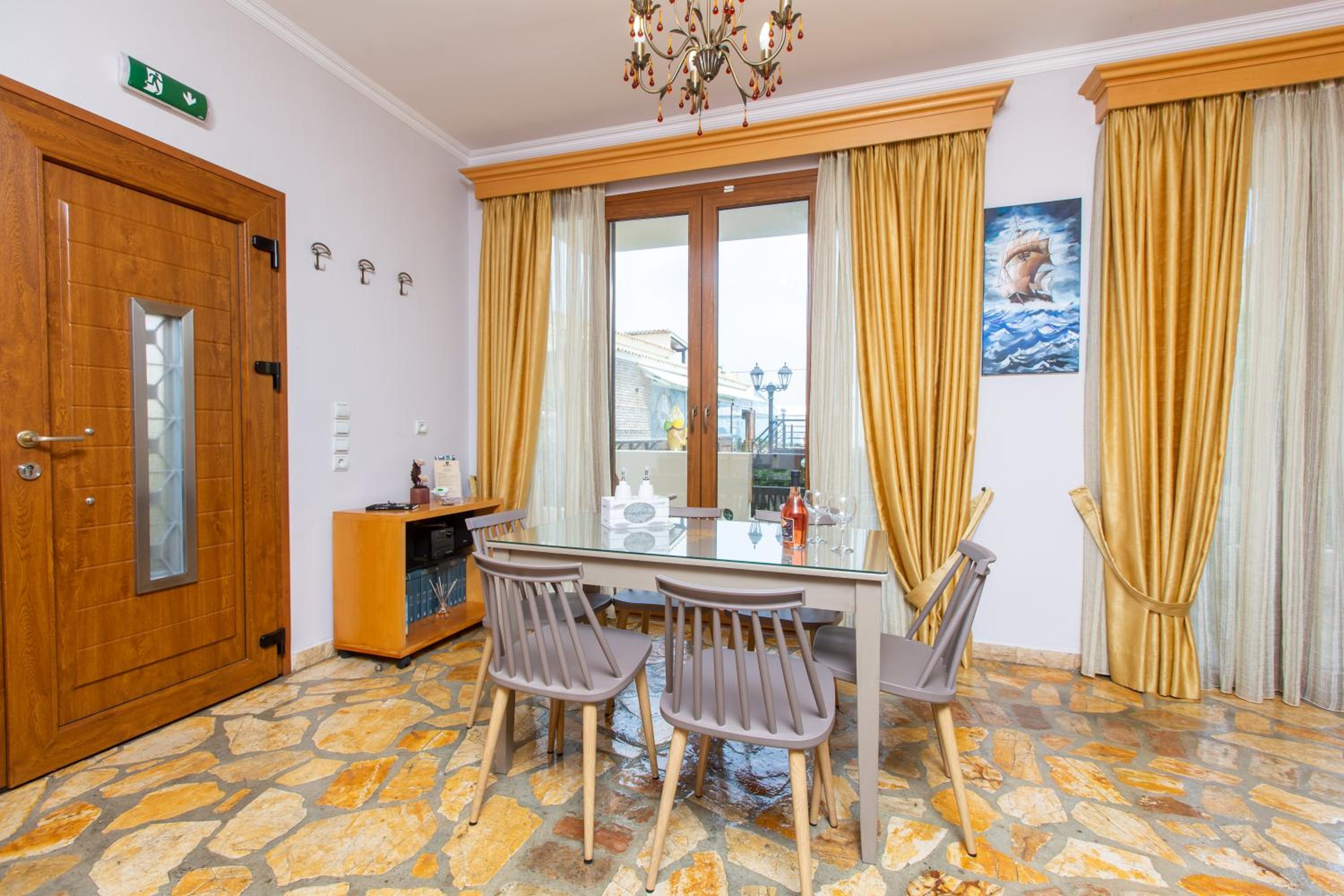 Villa with Sea View - Photo 6