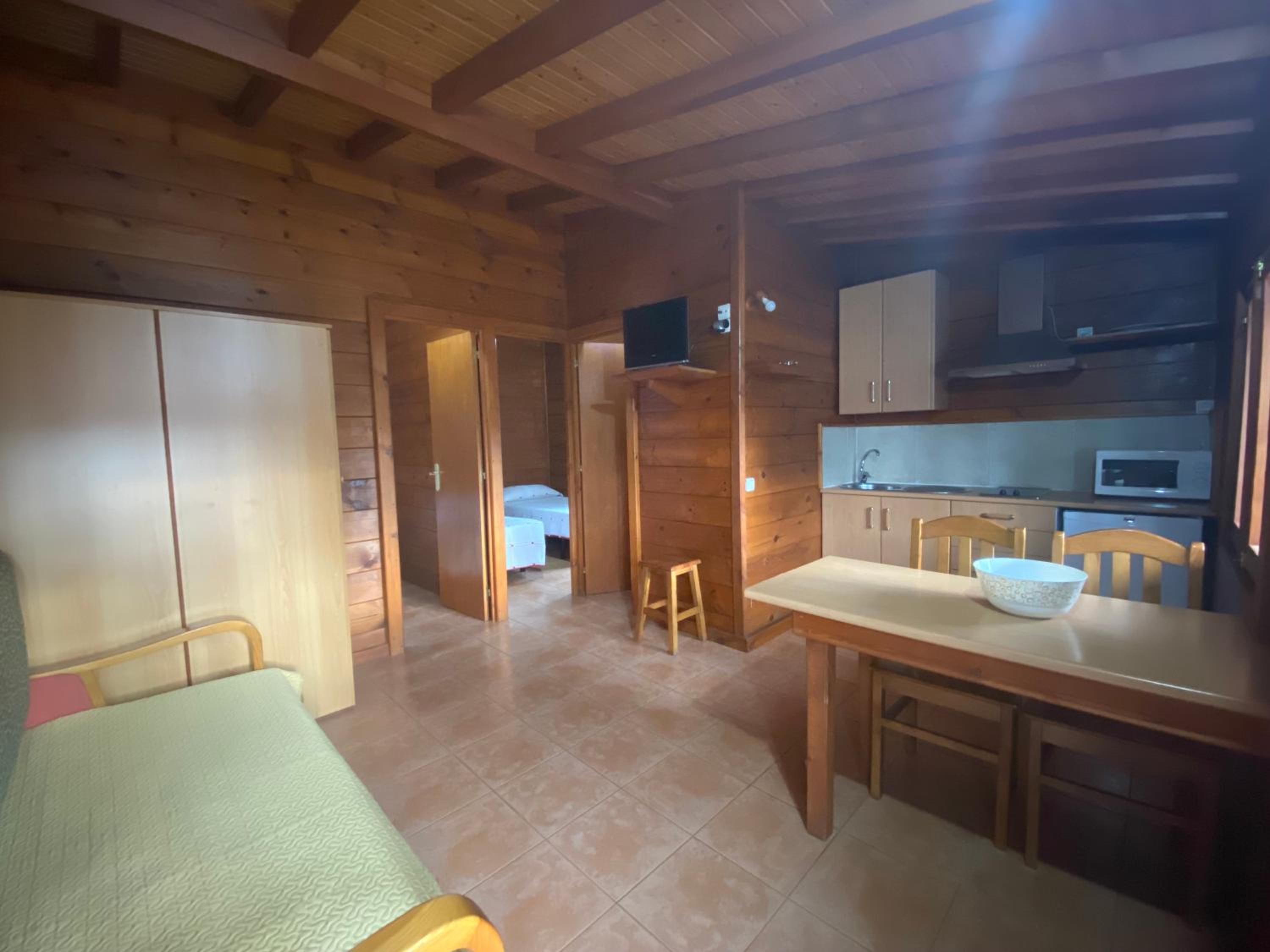 Bungalow de Dos Habitaciones (5 Adultos)