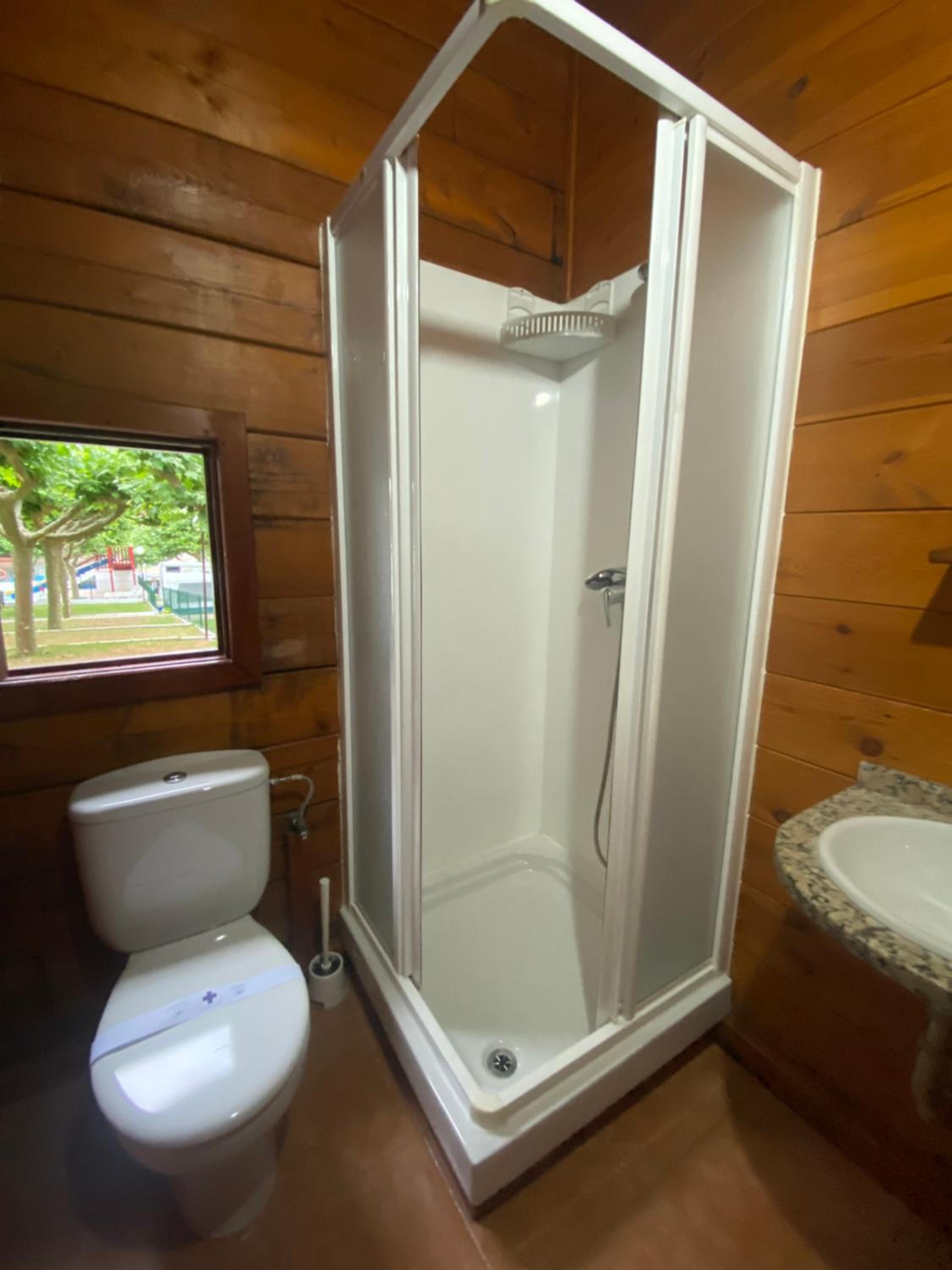 One-Bedroom Bungalow (2 Adults + 1 Child) photo 2