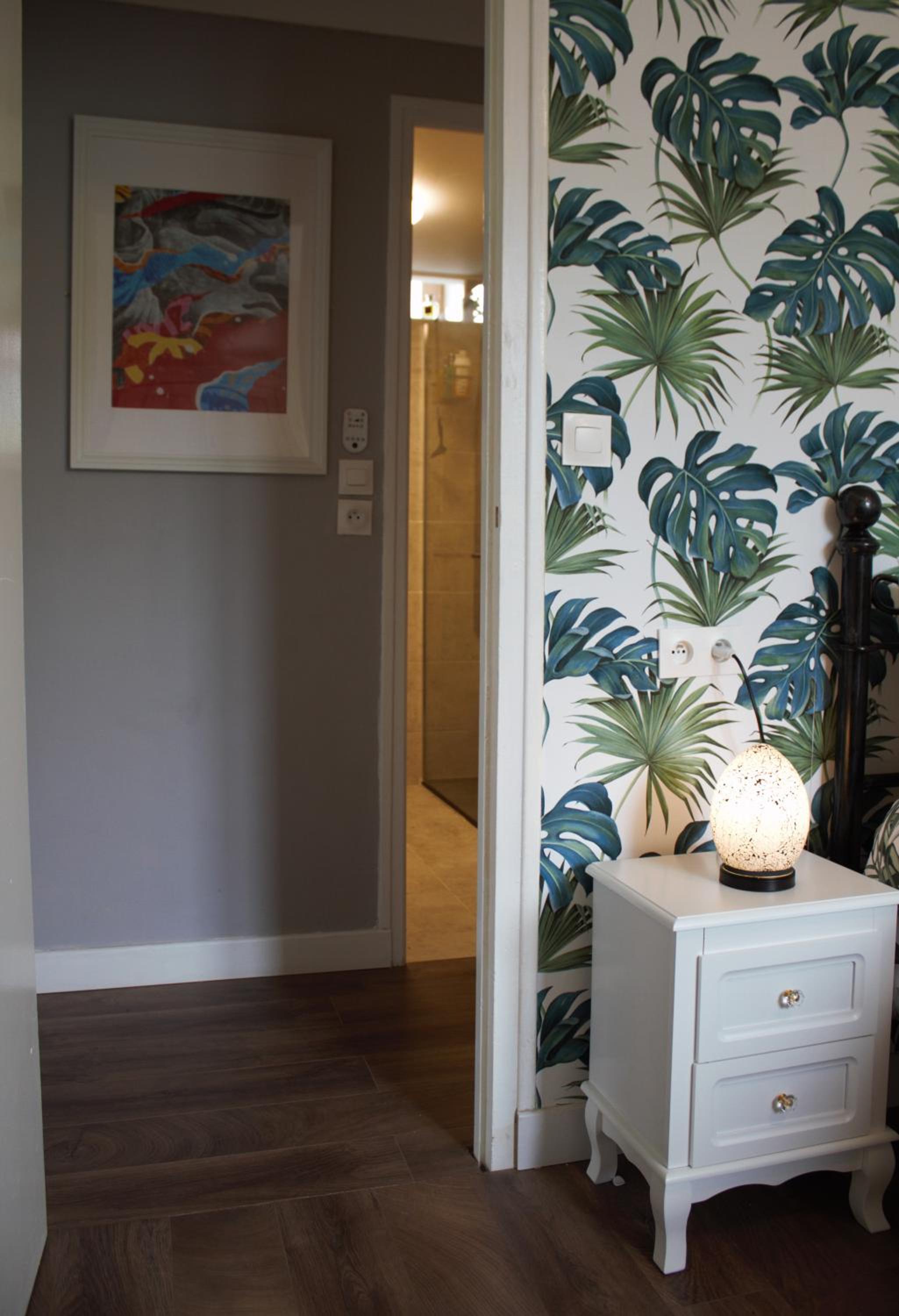 Deluxe Family Suite - Photo 6