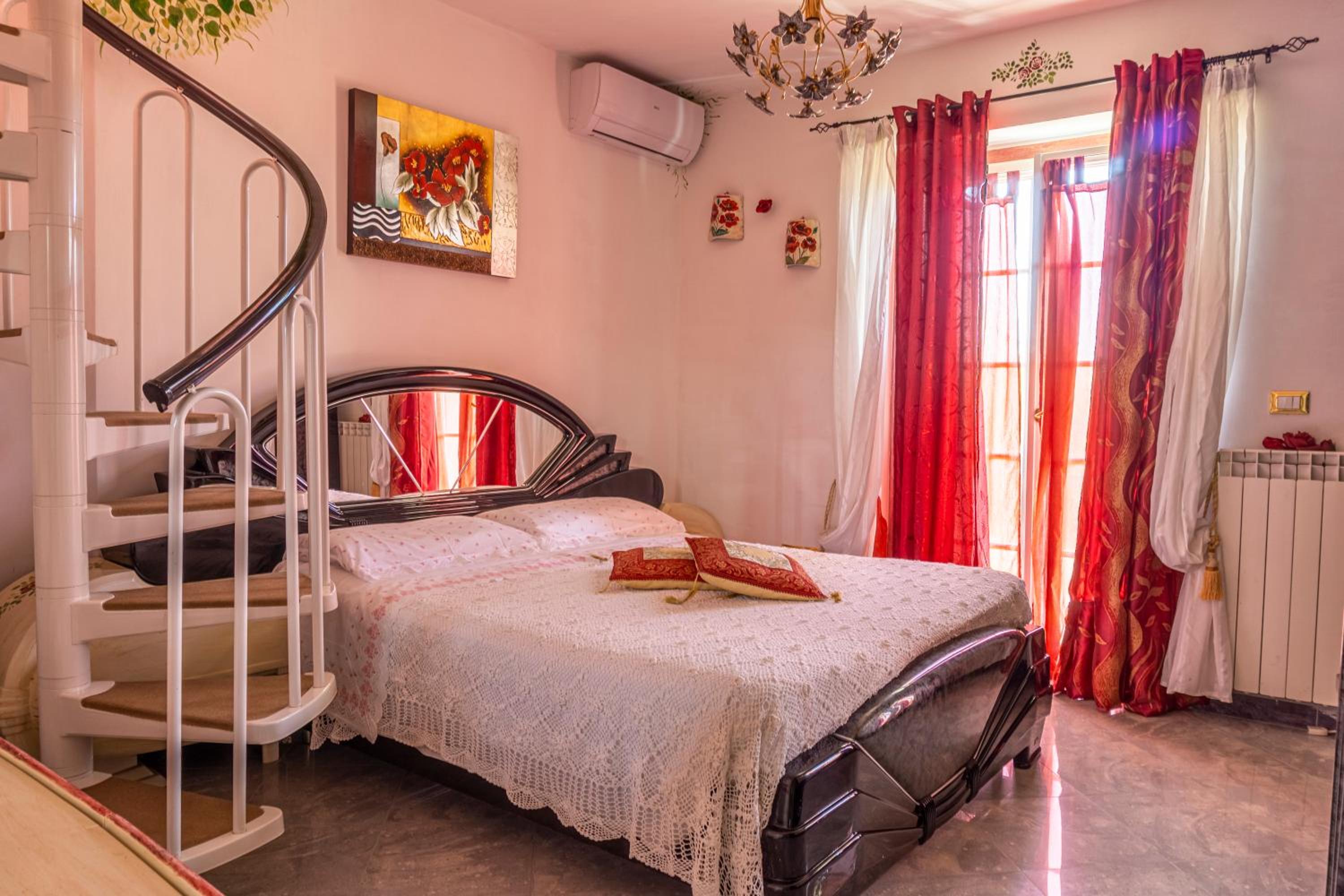 King Room with Balcony - Photo 1
