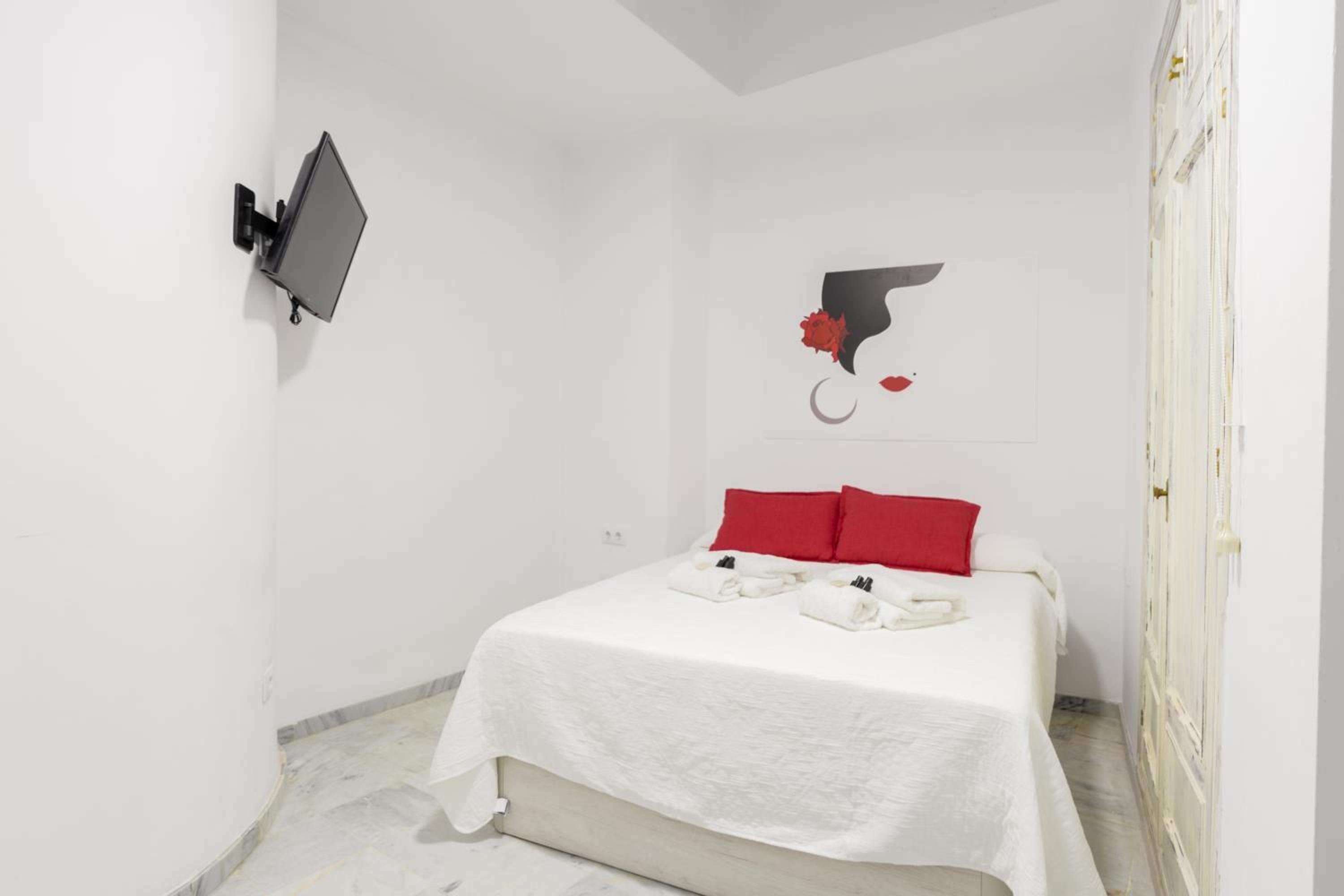 Standard Double Room - Photo 7