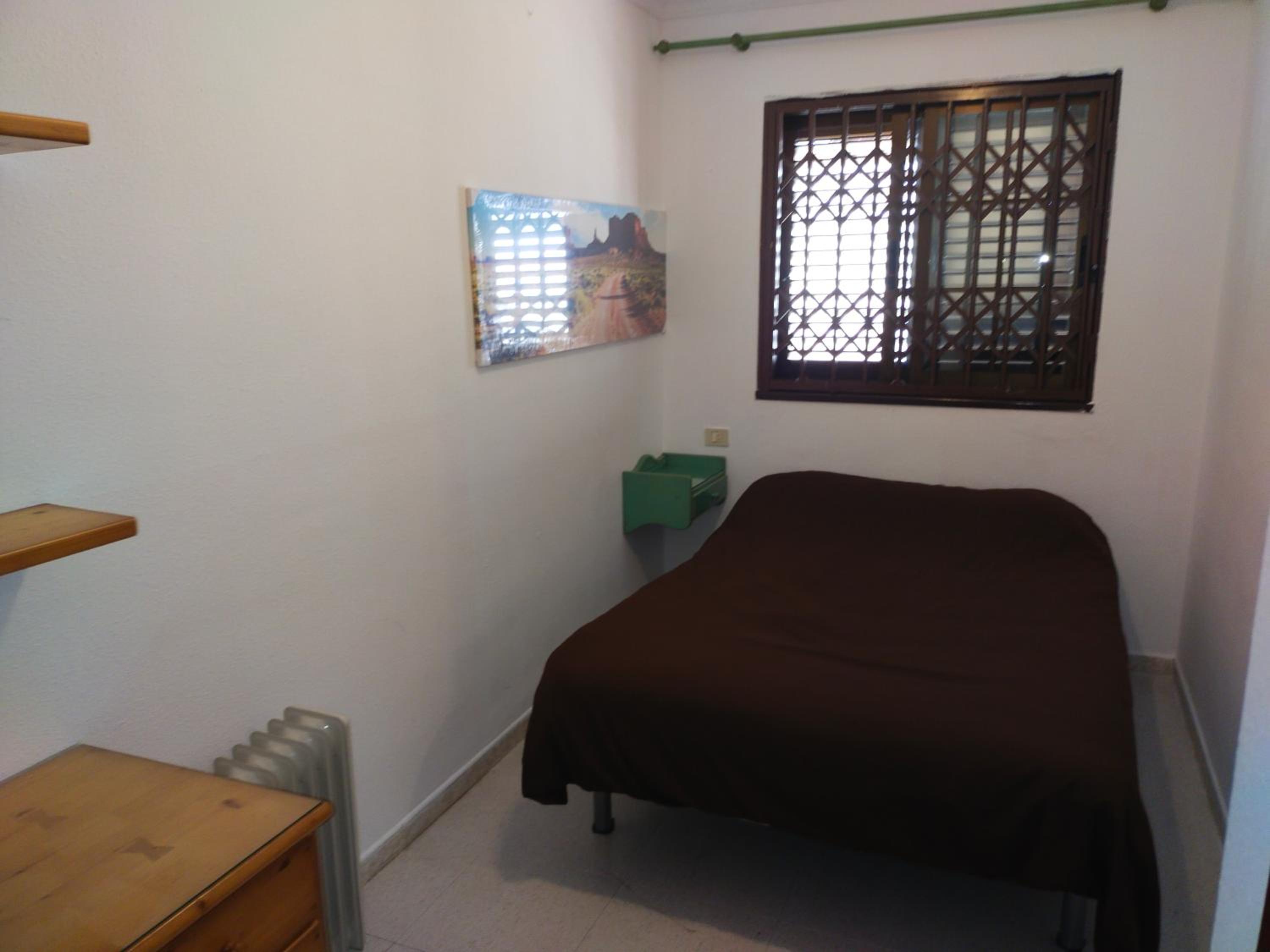 One-Bedroom Apartment - Photo 1