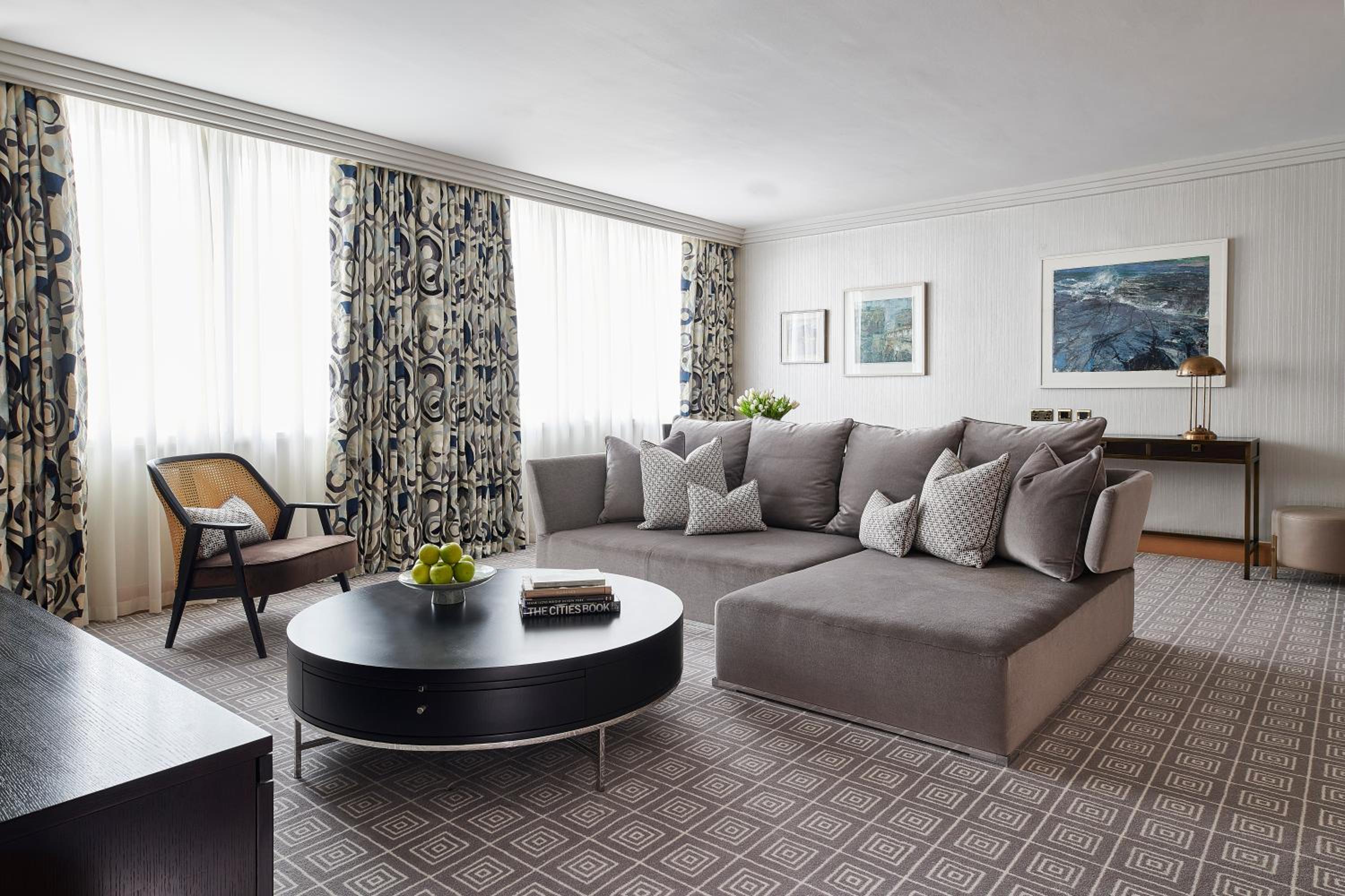 Luxury Suite King Bed photo 2