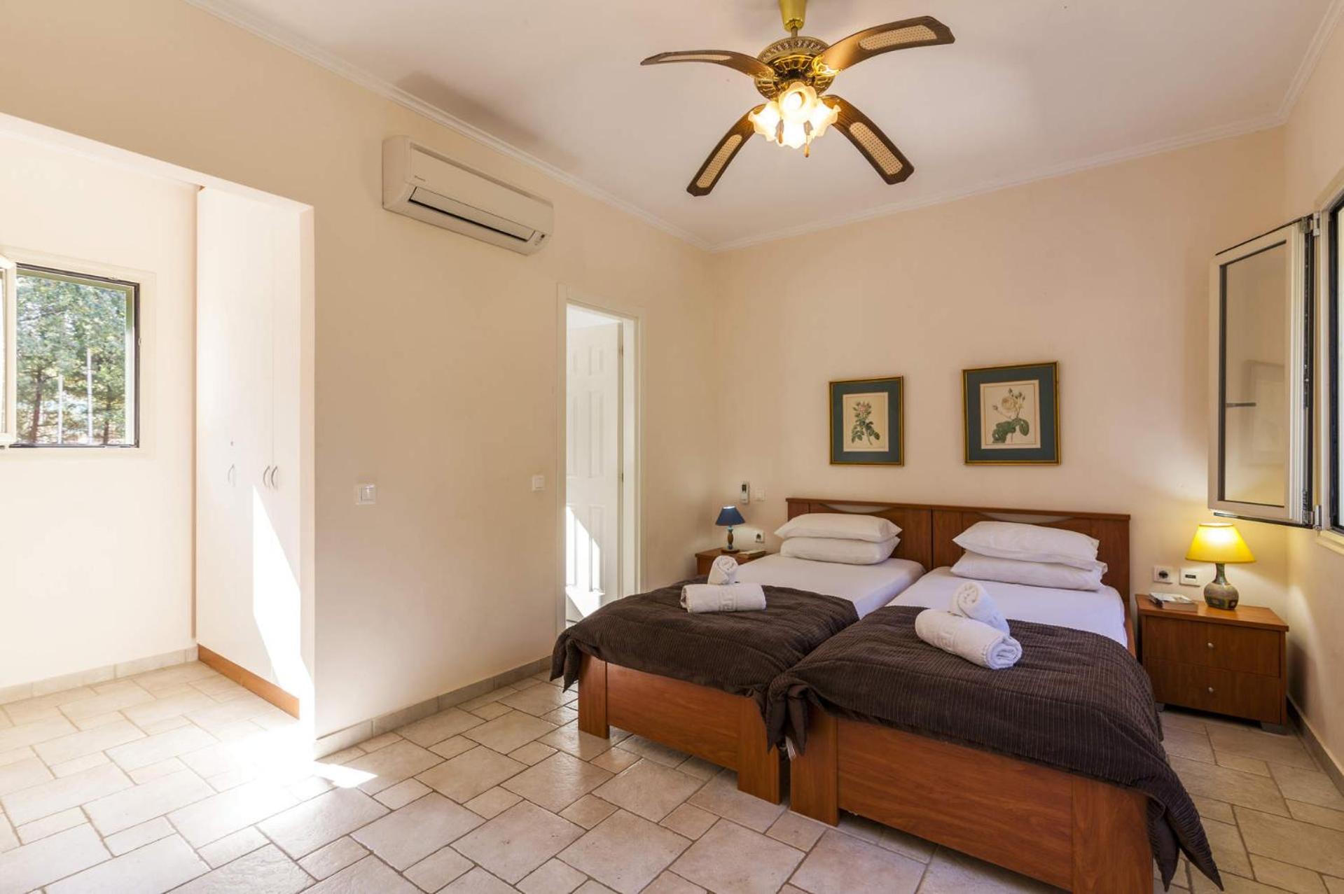 Villa - Beach Front photo 1