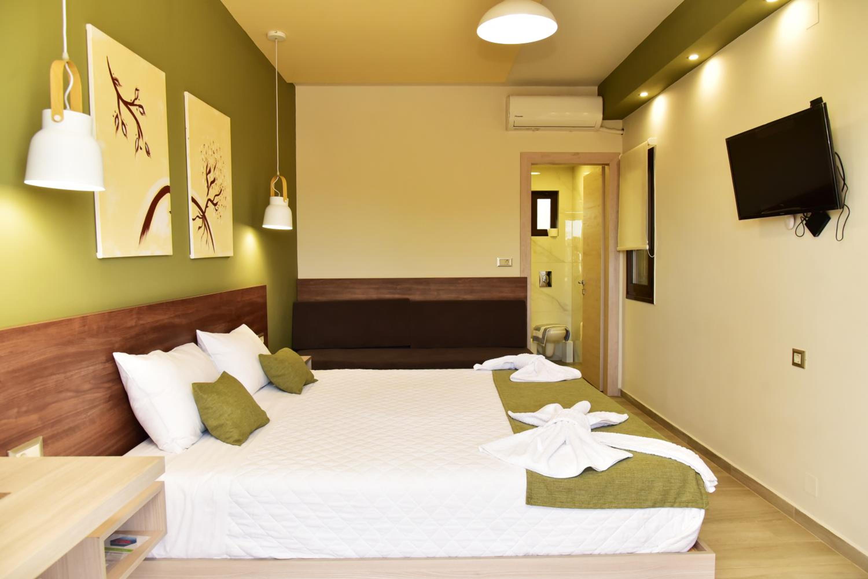 Basic Triple Room - Photo 11