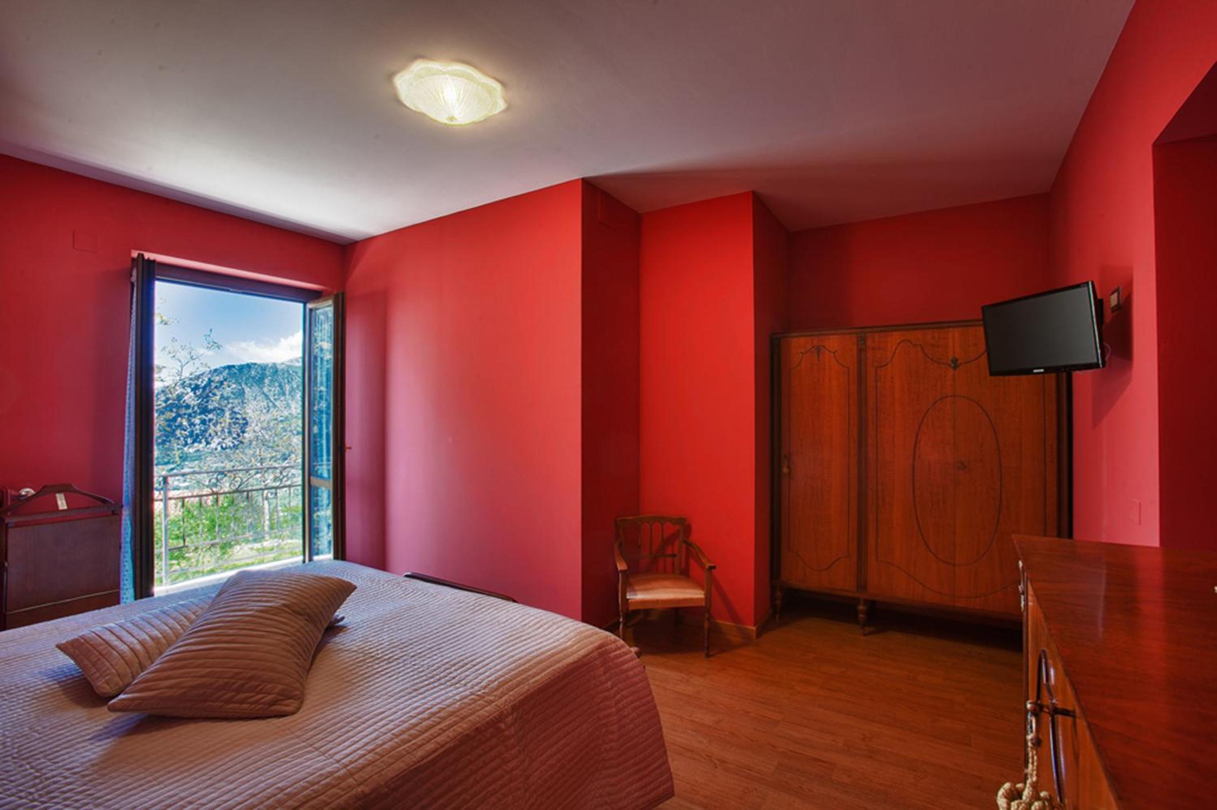 Double Room - Photo 5
