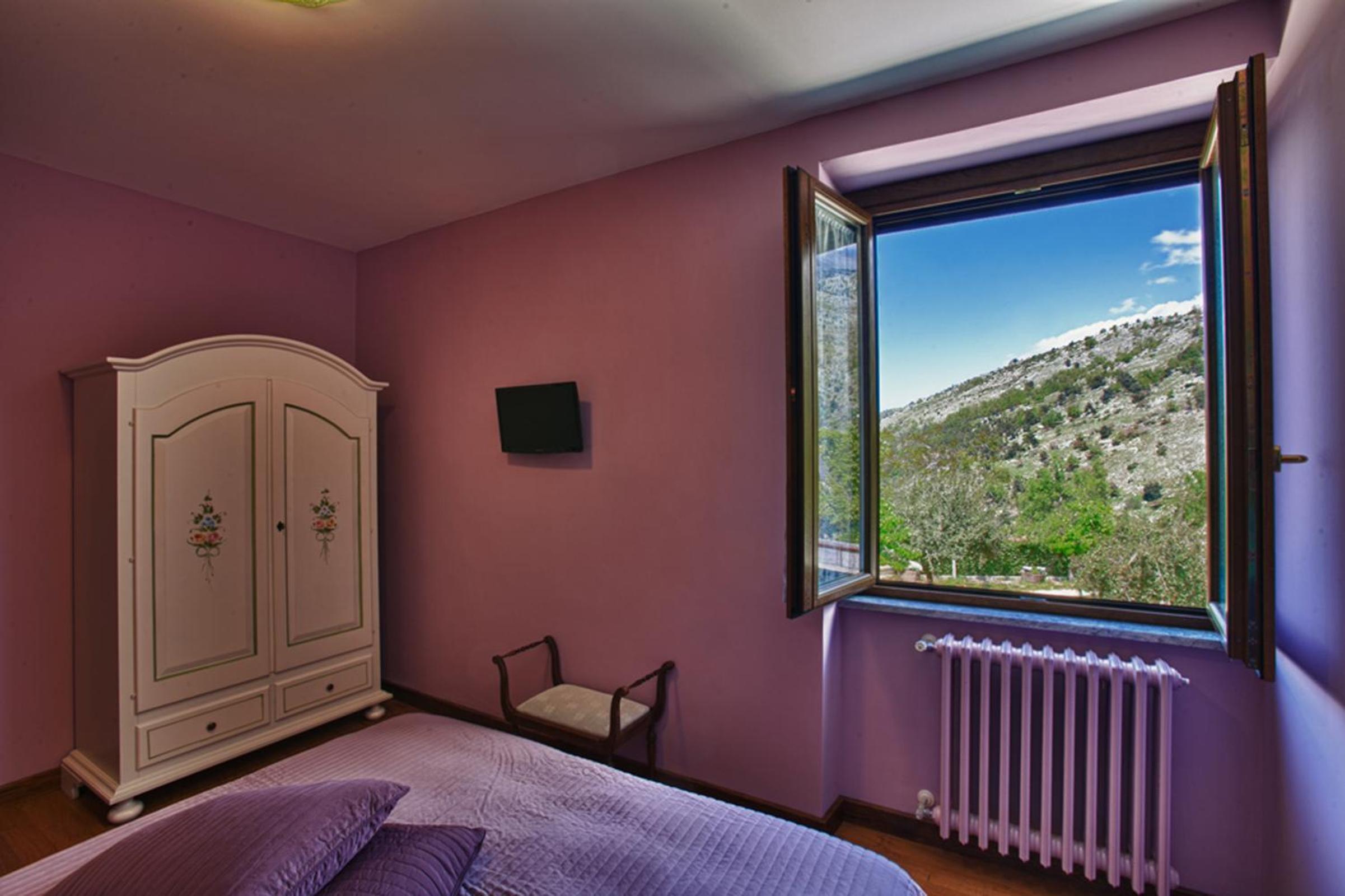 Double Room - Photo 3