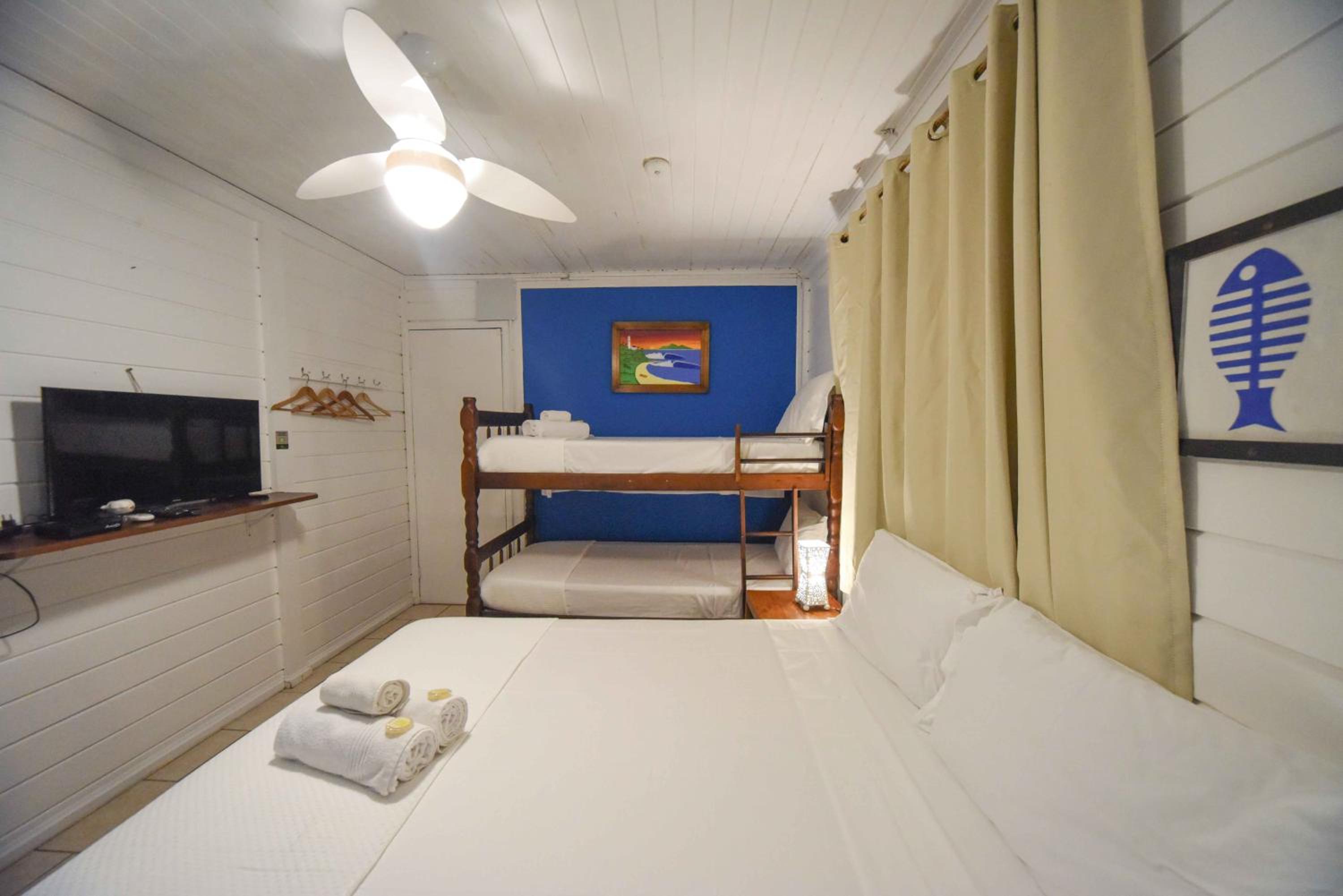 Economy Quadruple Room photo 2