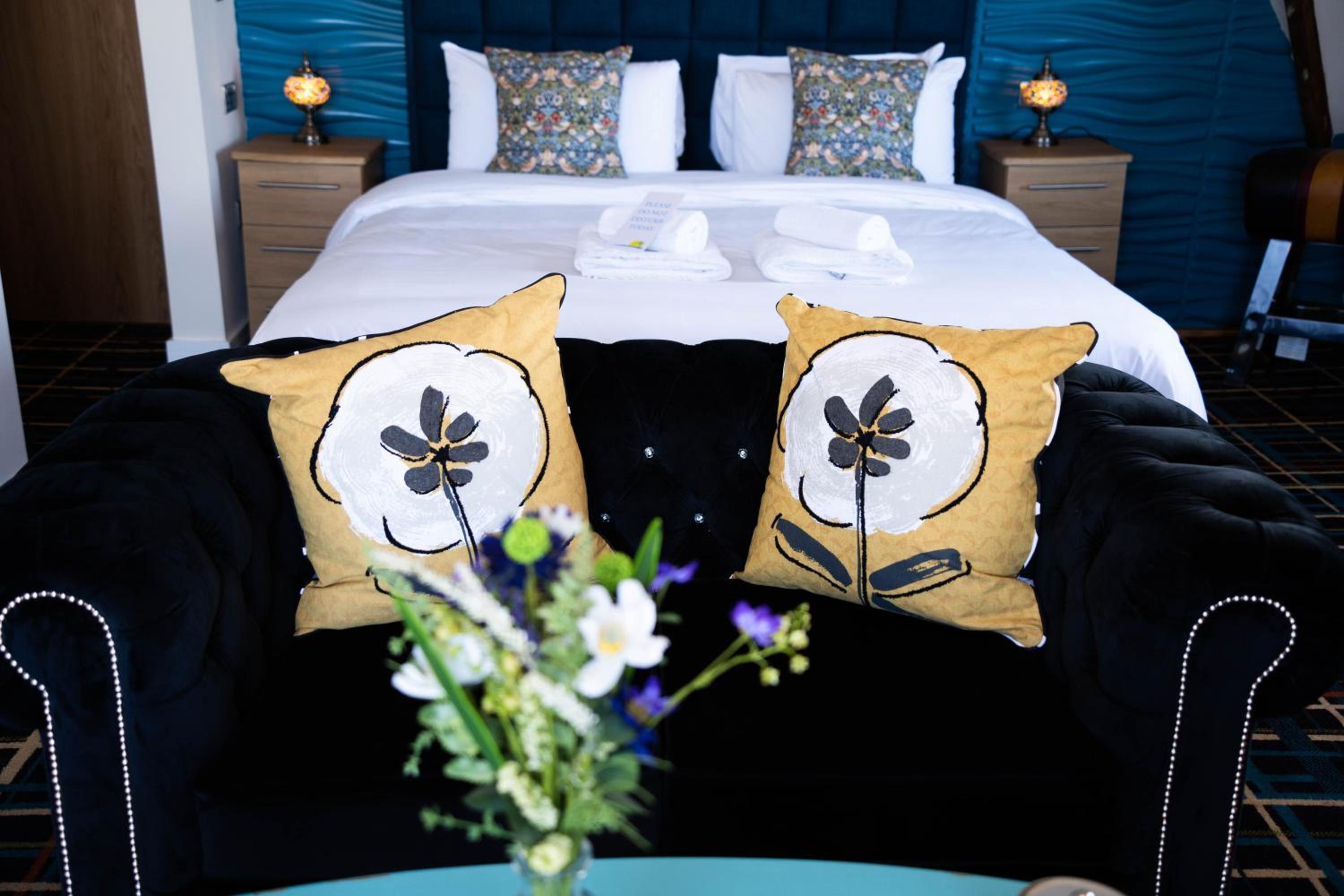 Suite with Balcony - Photo 4