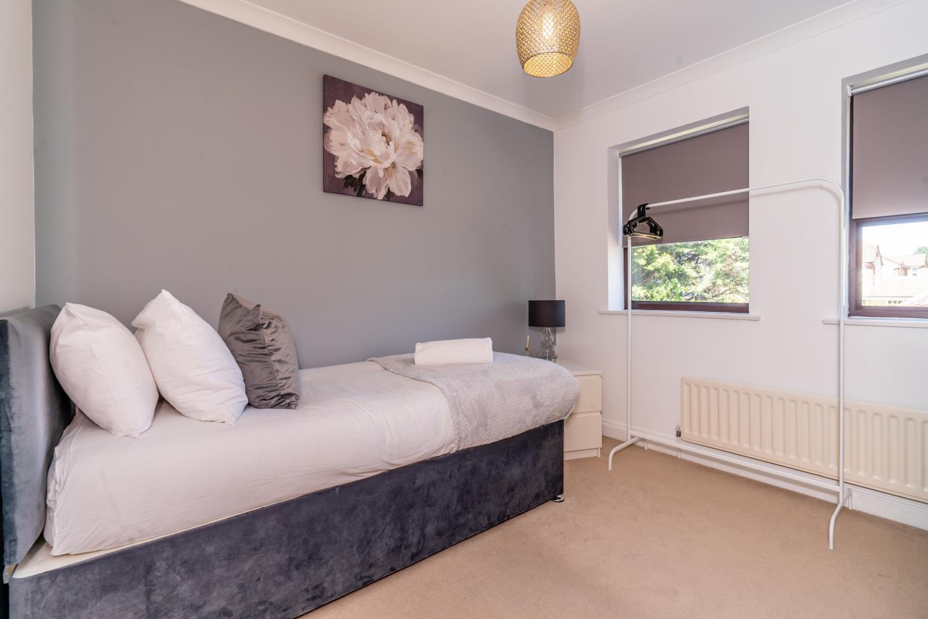 Three-Bedroom House photo 2