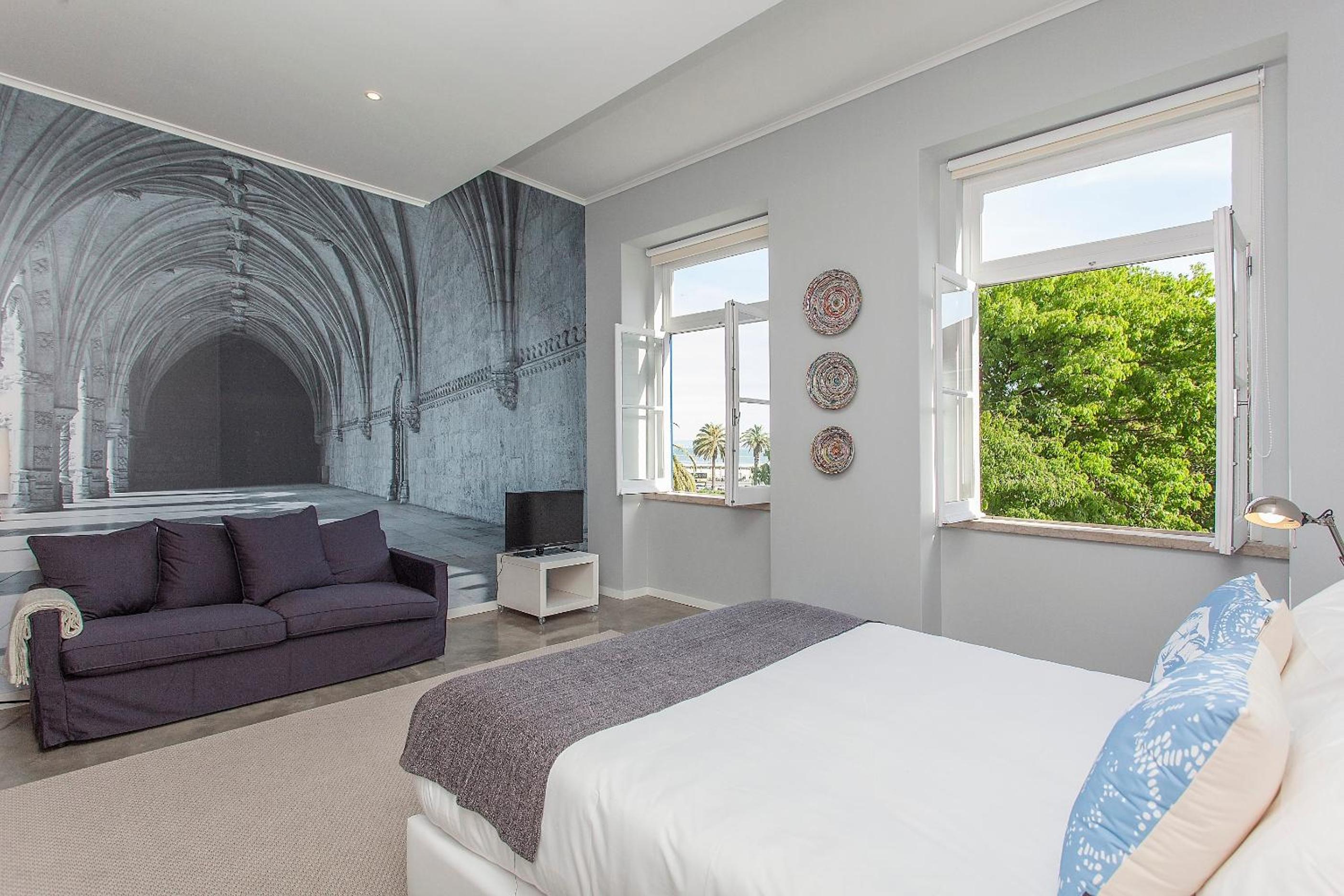 Standard Suite with Kitchenette and River View photo 3