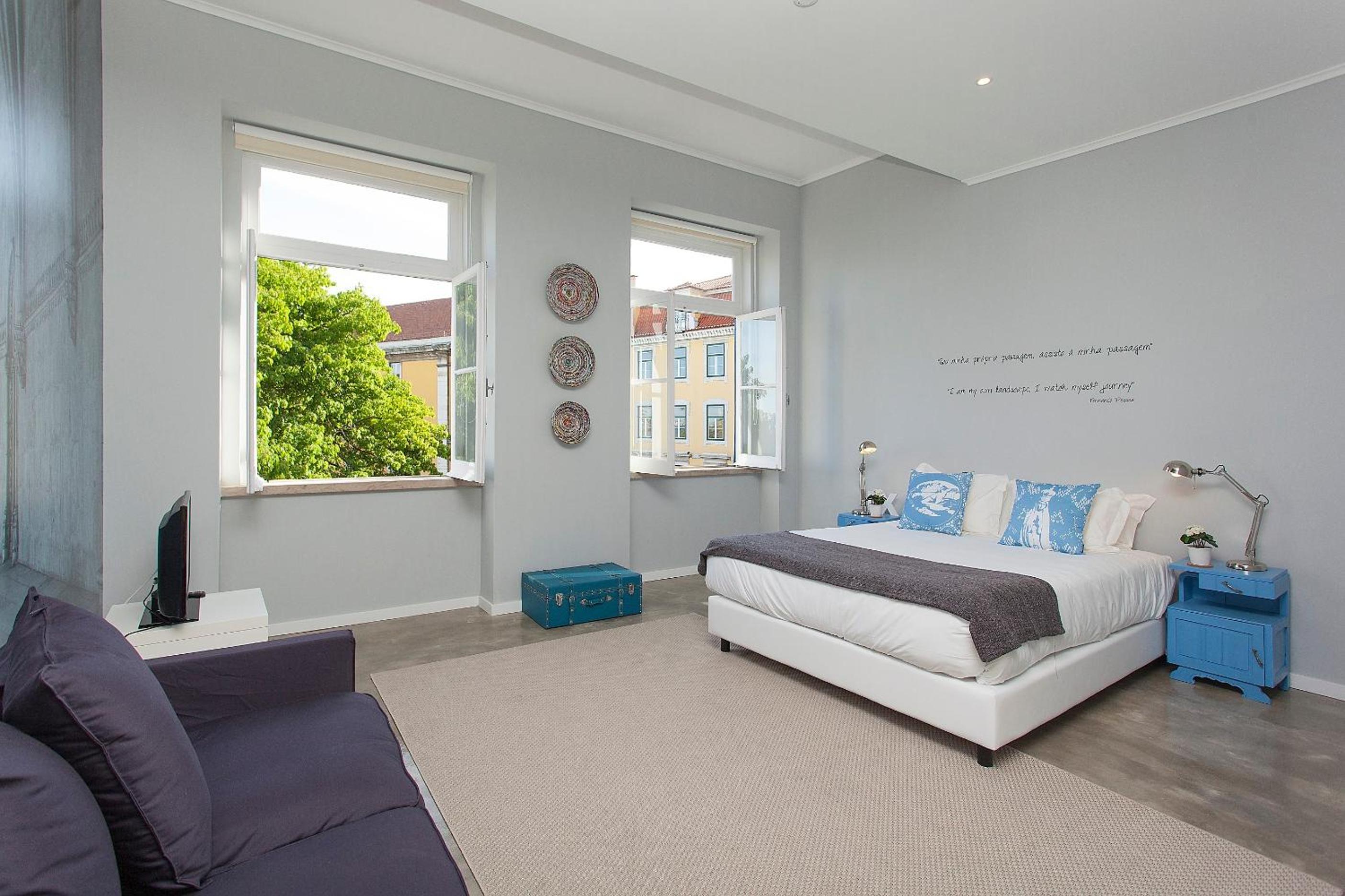 Standard Suite with Kitchenette and River View photo 2