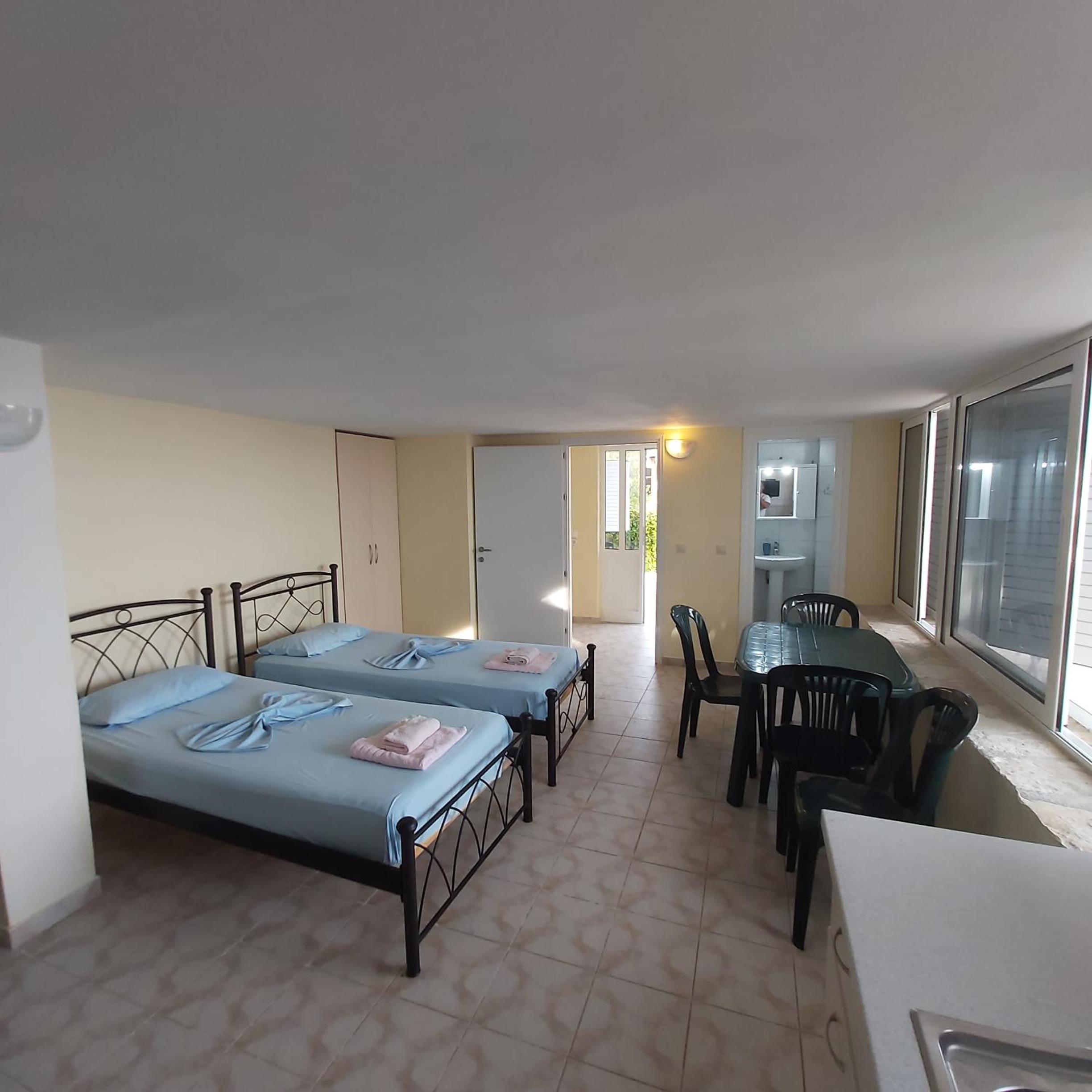 Apartment with Sea View - Ground Floor 