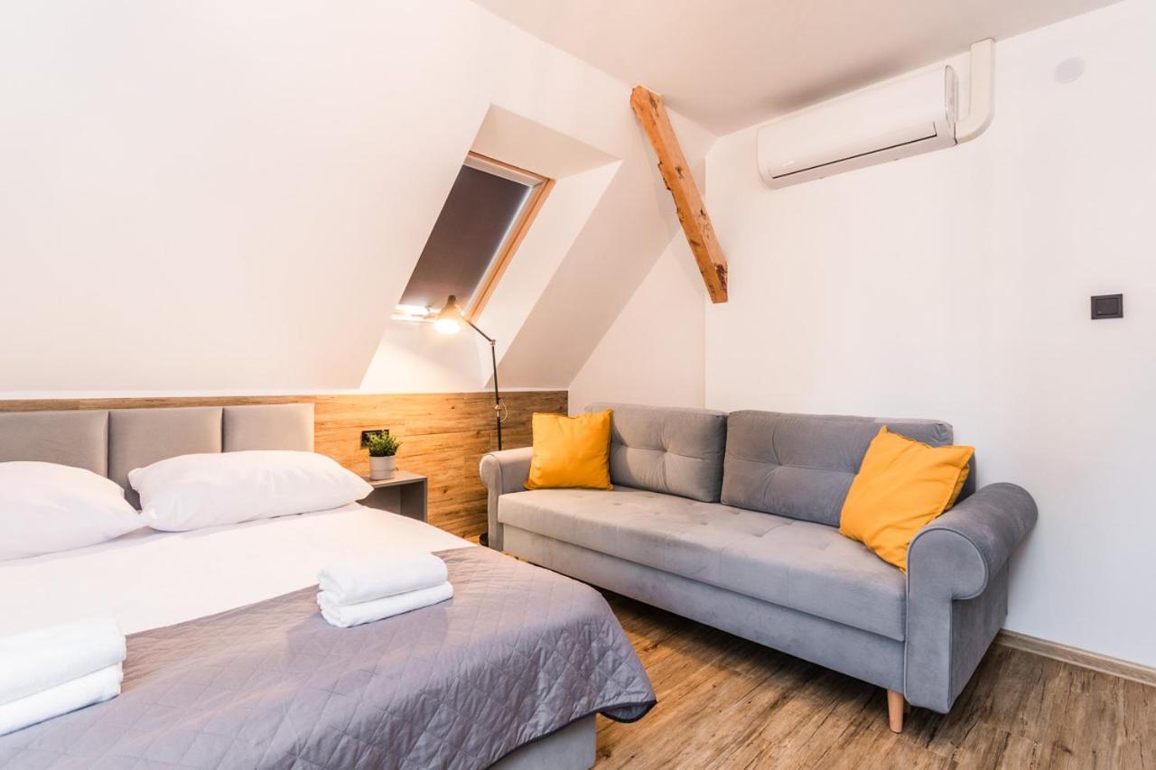 Standard Triple Room - Photo 8